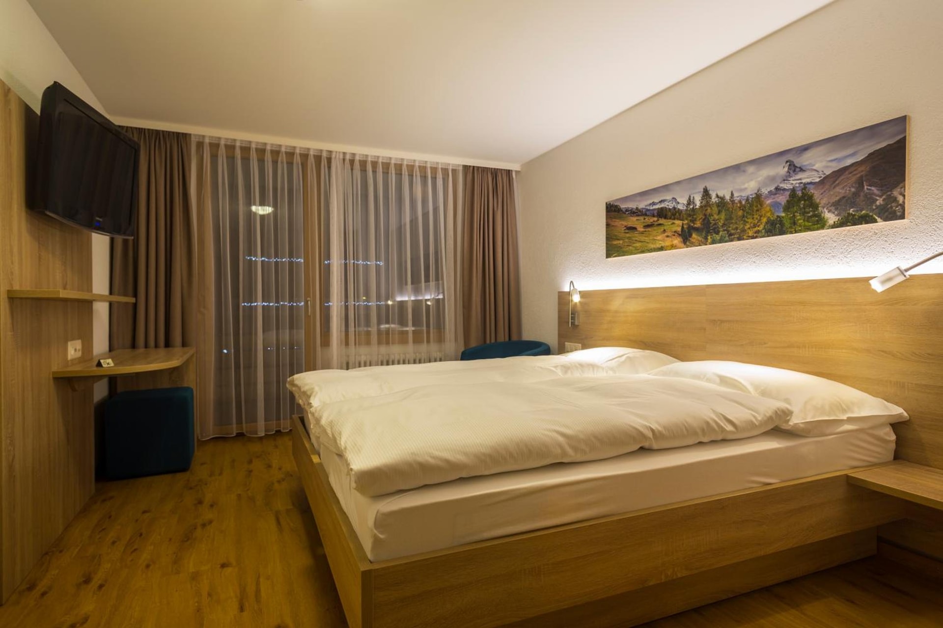 Matterhorn Inn - Wellness & Dining - at Zermatt Shuttle Station