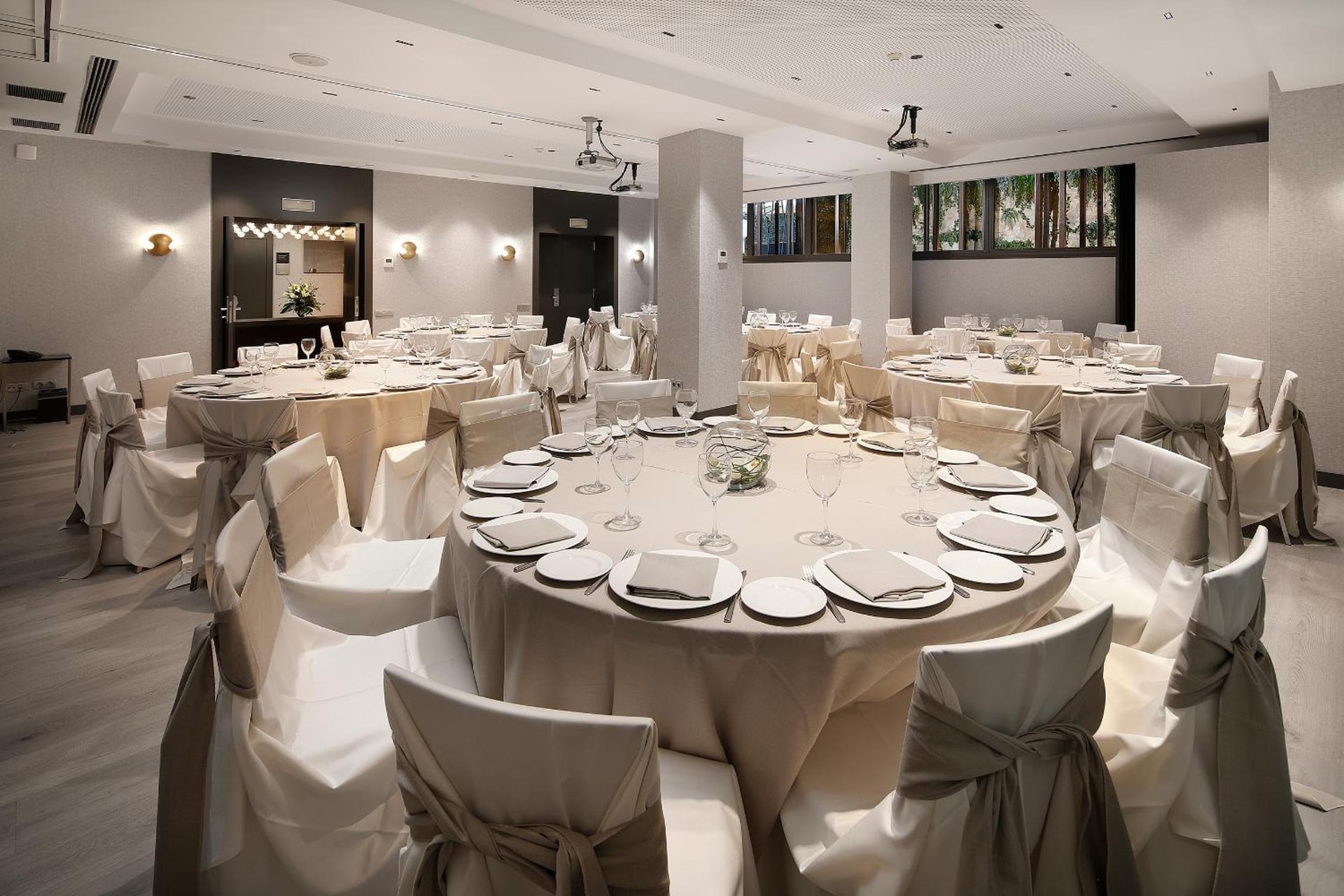 Olivia Plaza Hotel