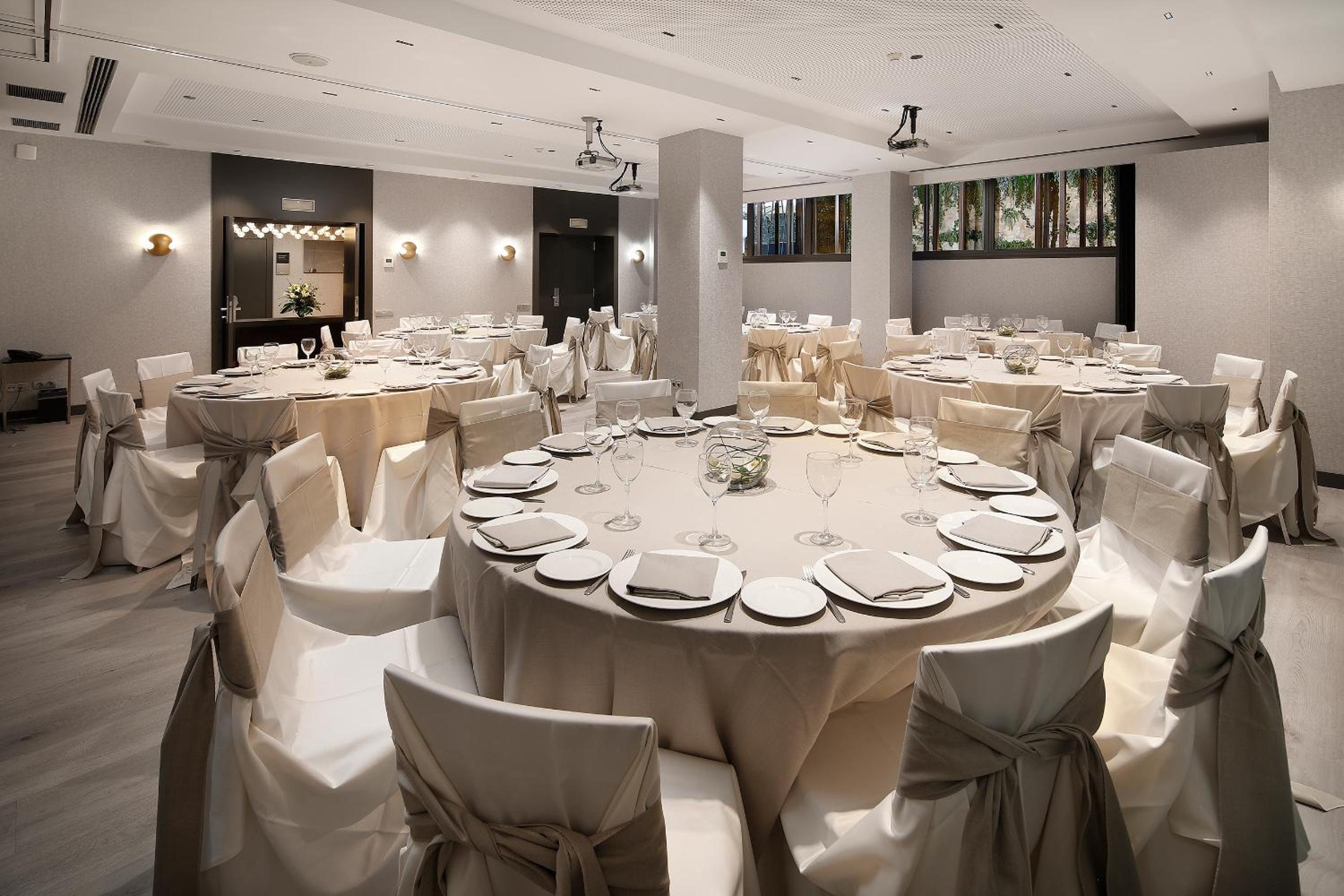 Olivia Plaza Hotel