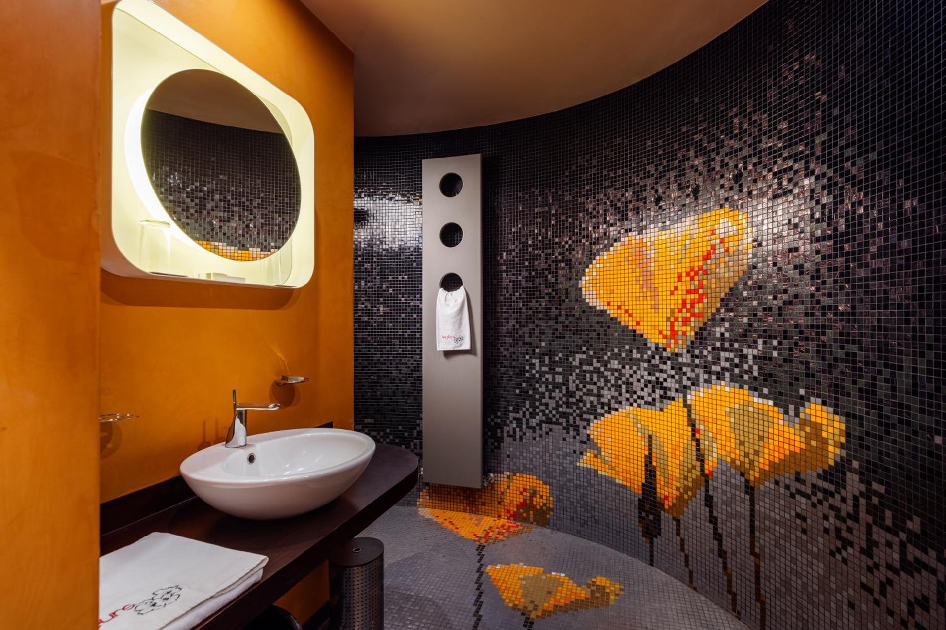 Les Fleurs Boutique Hotel
