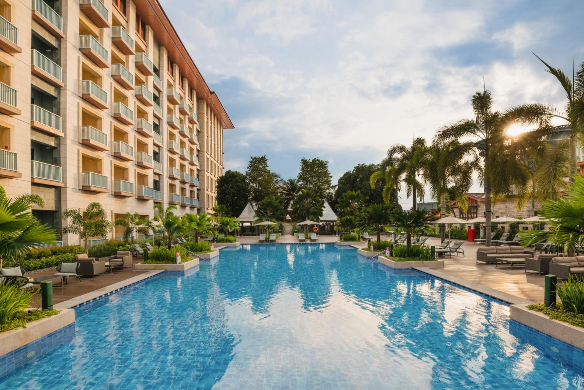 Resorts World Sentosa - Hotel Ora