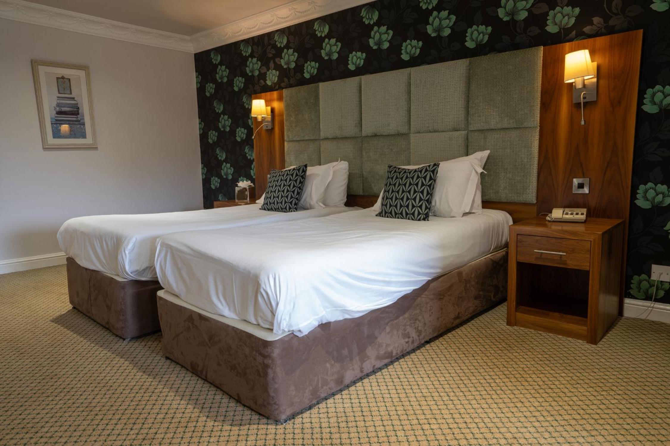 Waterton Park Hotel