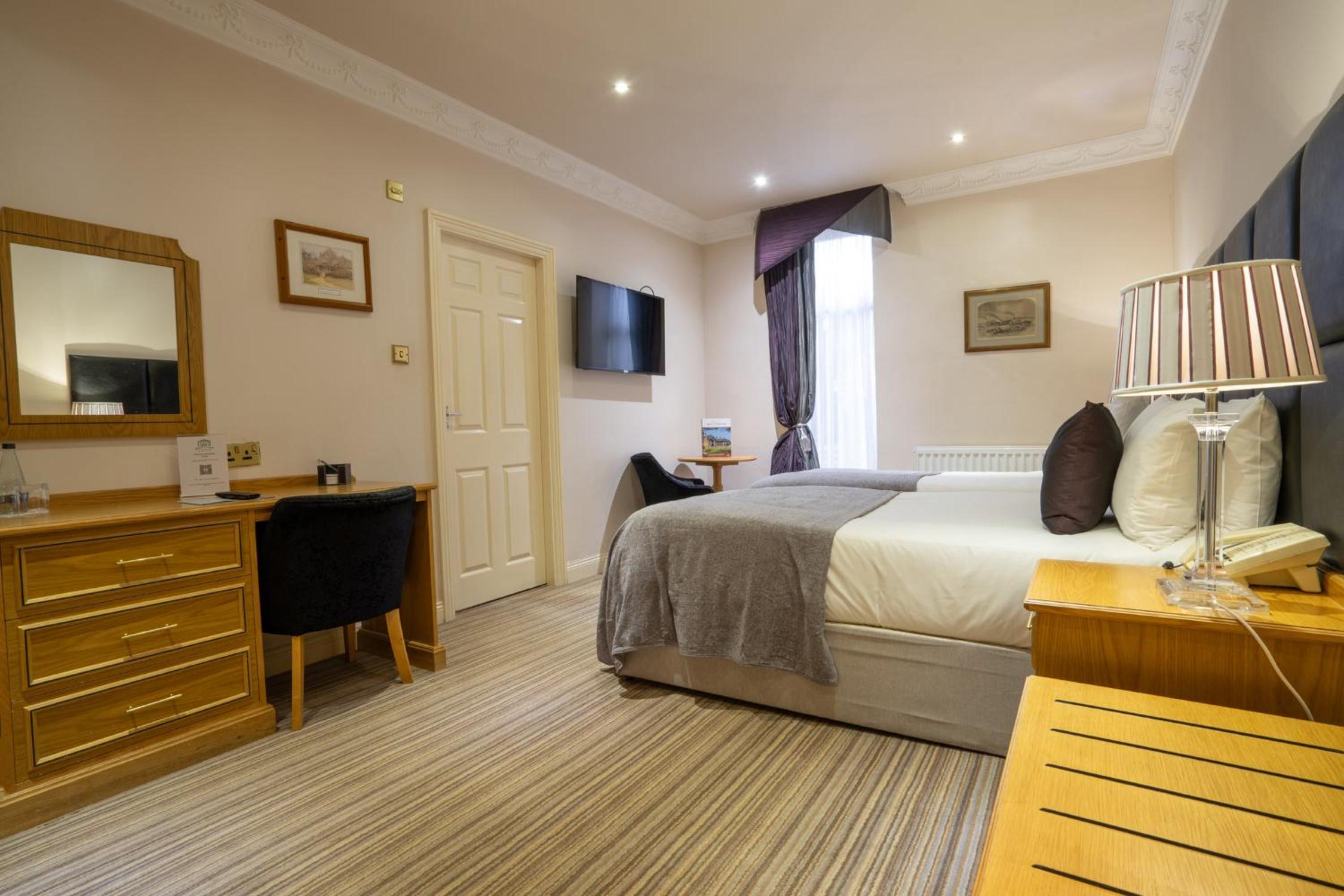 Waterton Park Hotel