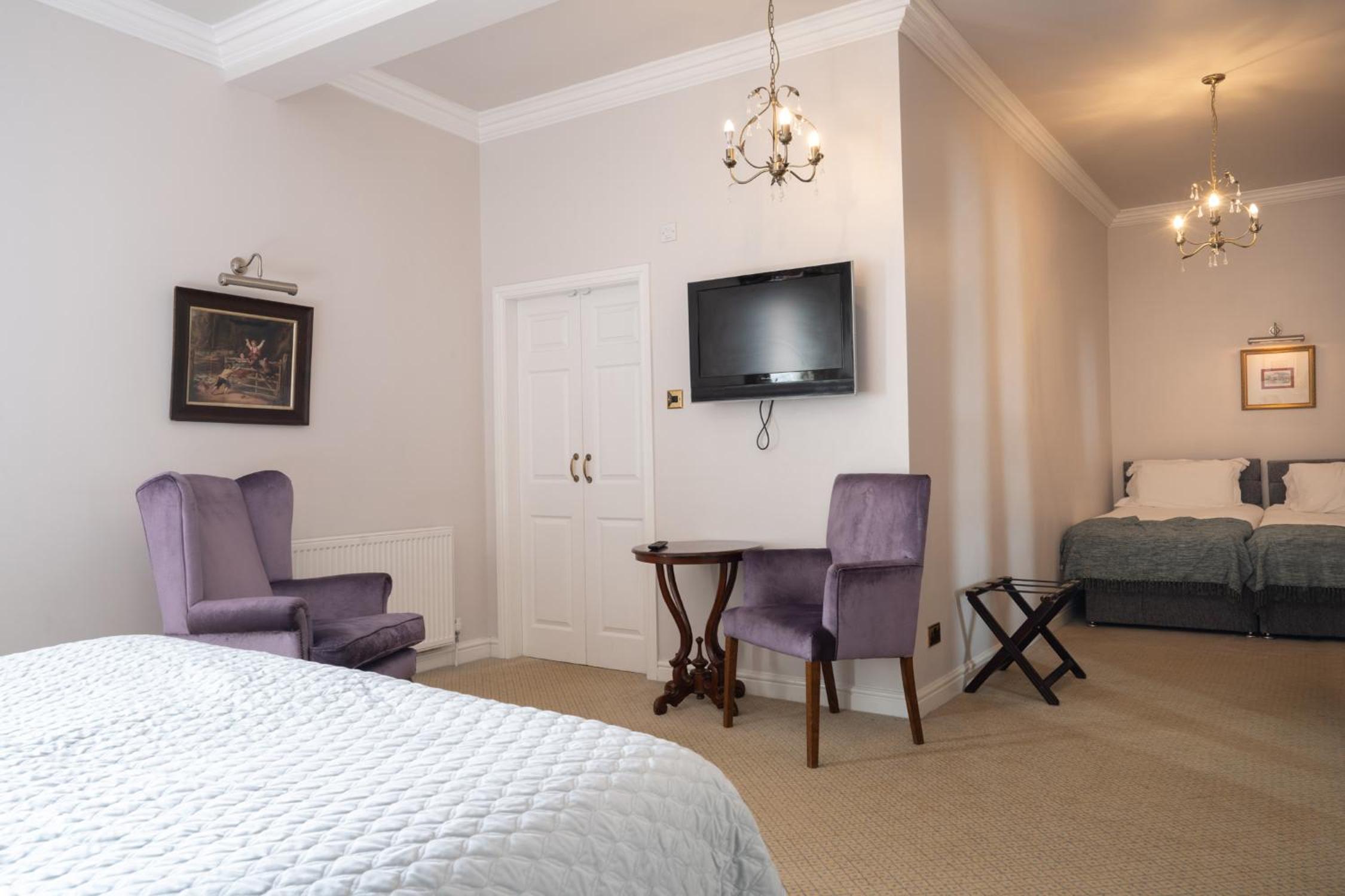 Waterton Park Hotel