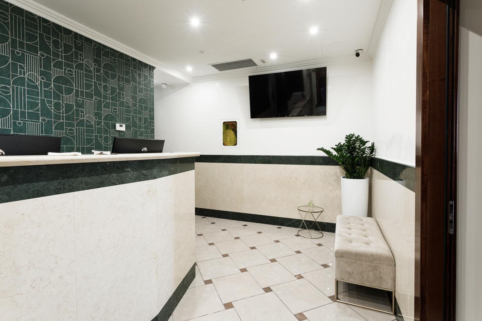 Monti 66 Hotel