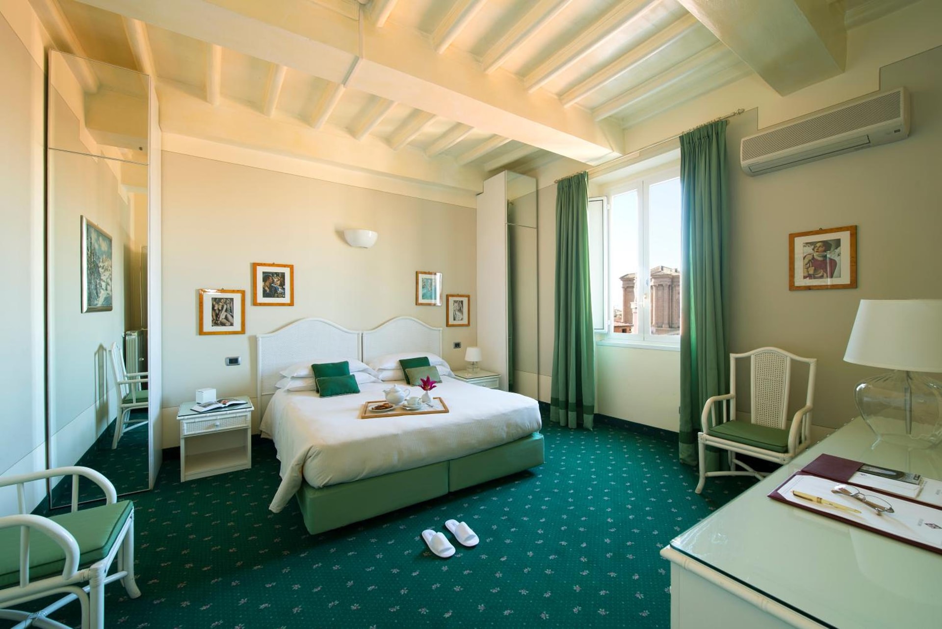 hotel room