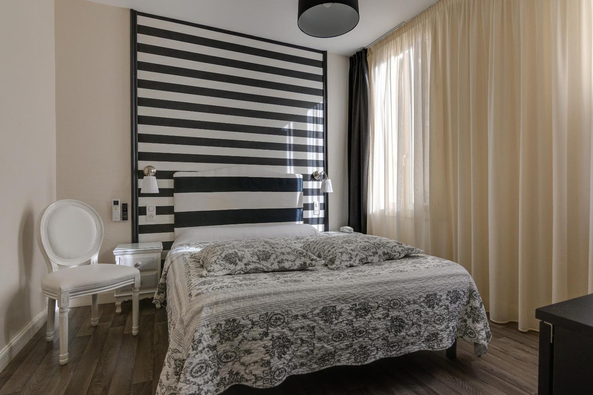 Hôtel Henri IV