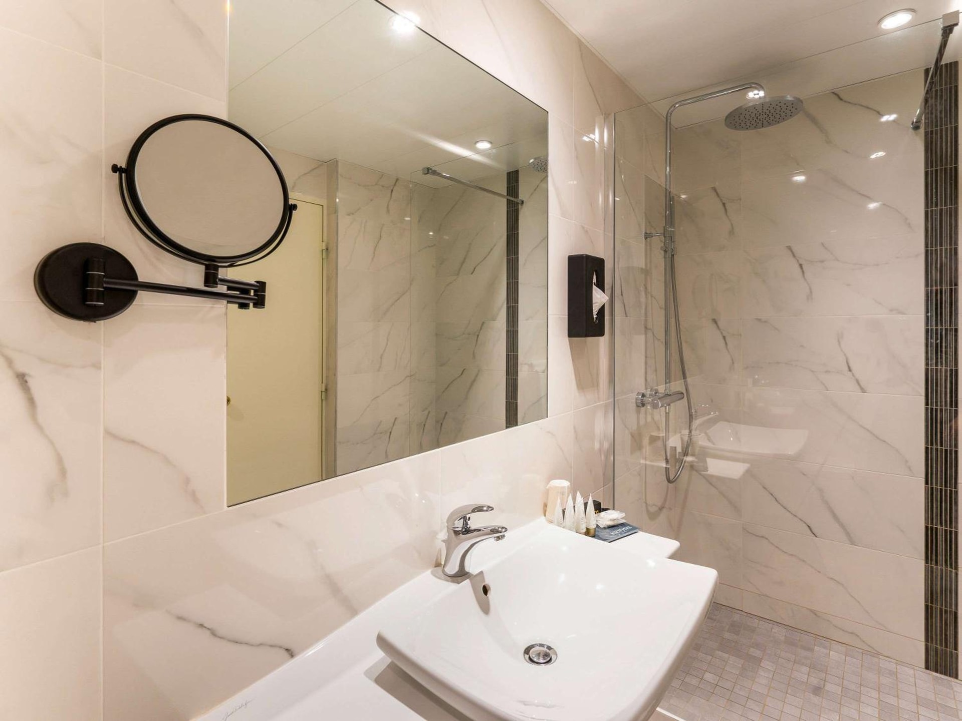Aigle Noir Hotel Fontainebleau - MGallery Collection