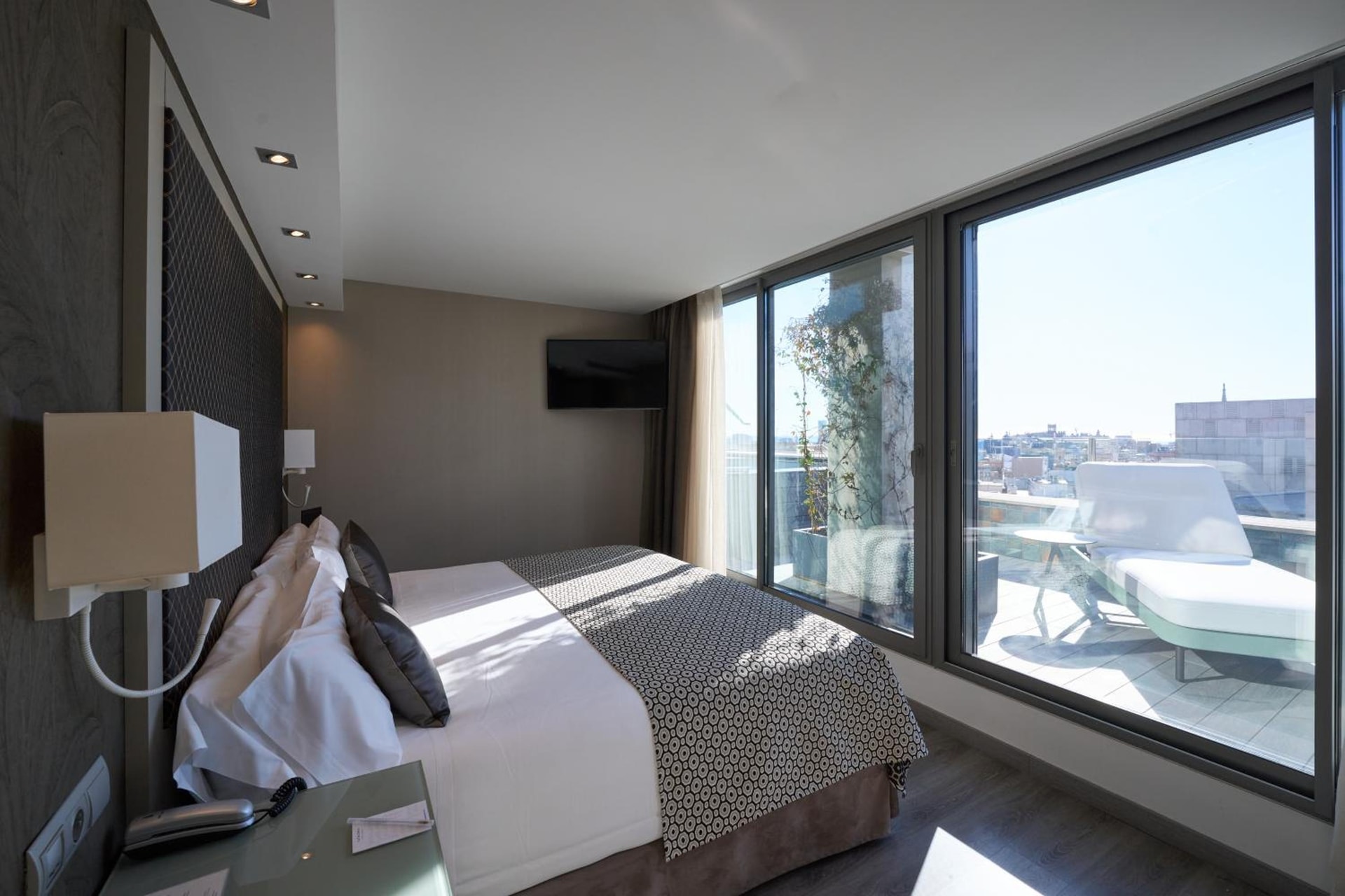 Catalonia Square 4* Sup