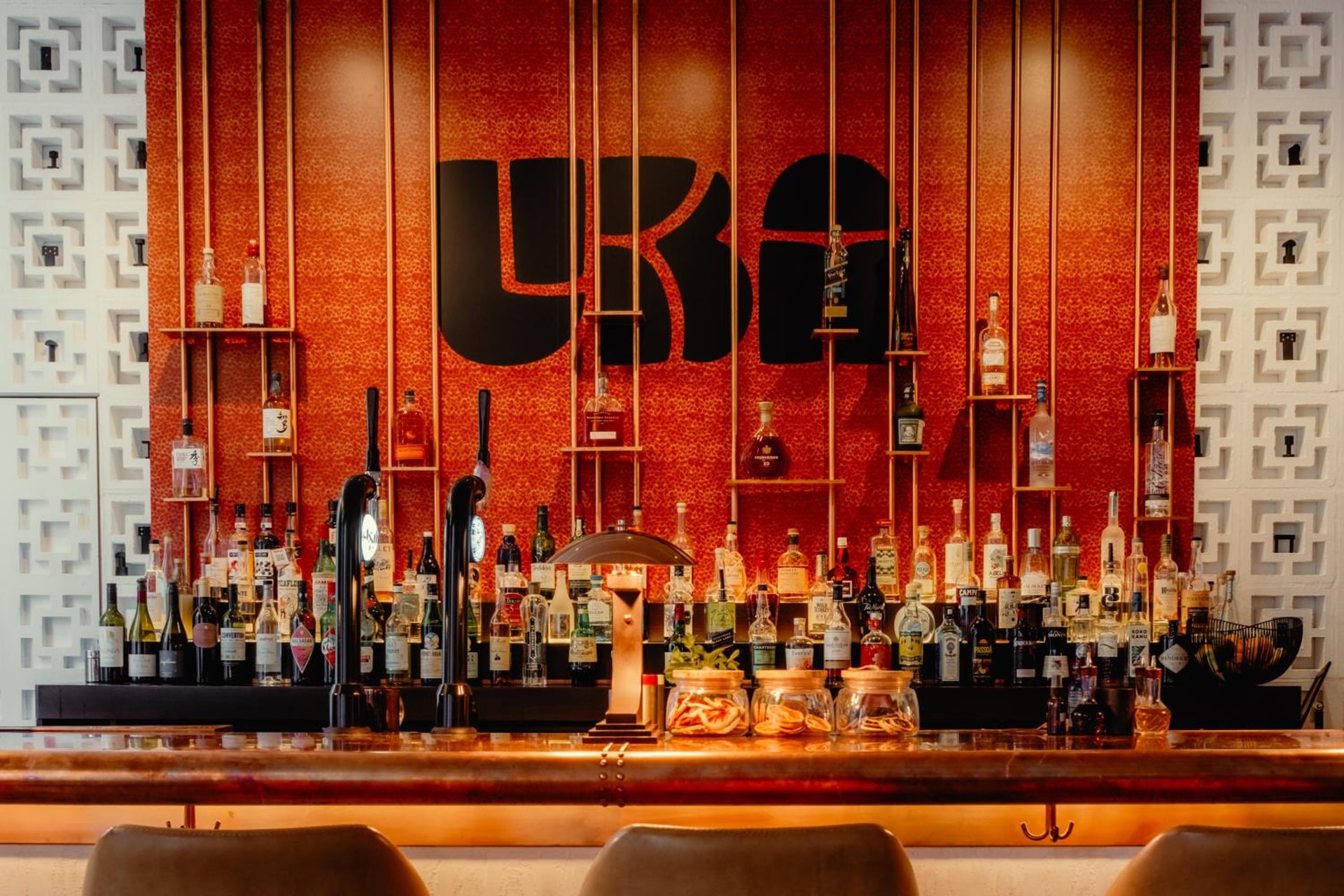 bar