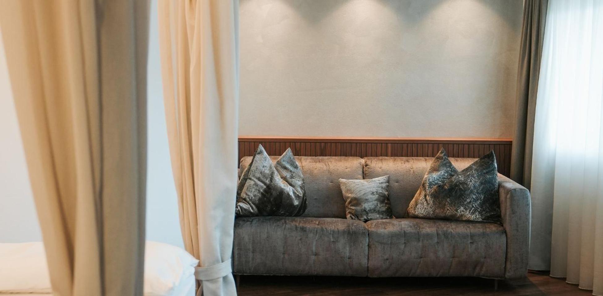 Hotel Paradies