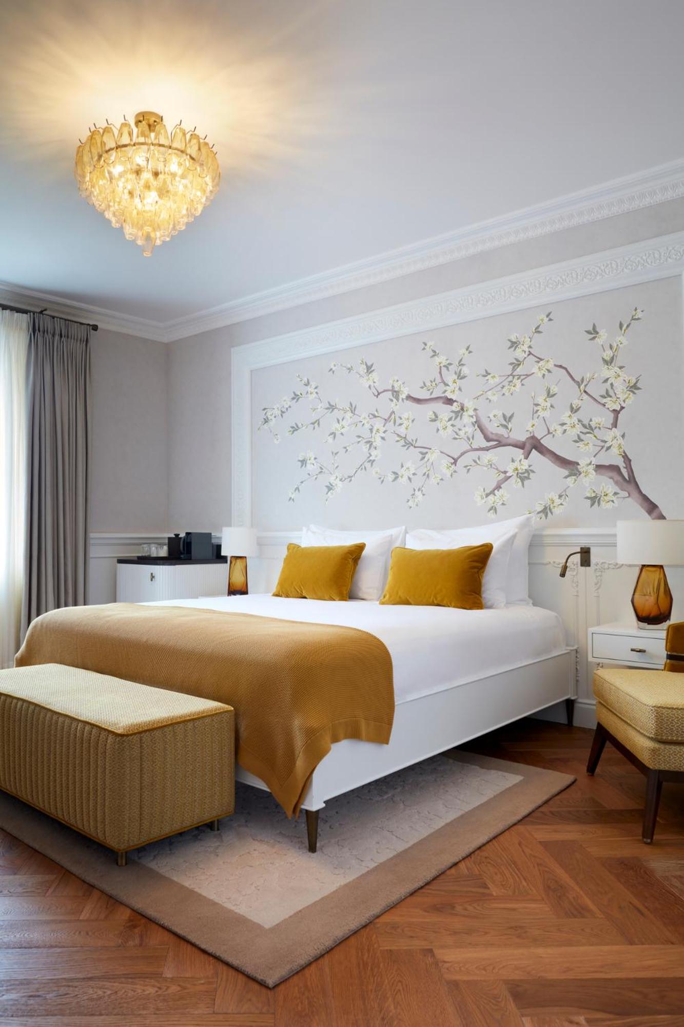 2 Chesham Hotel