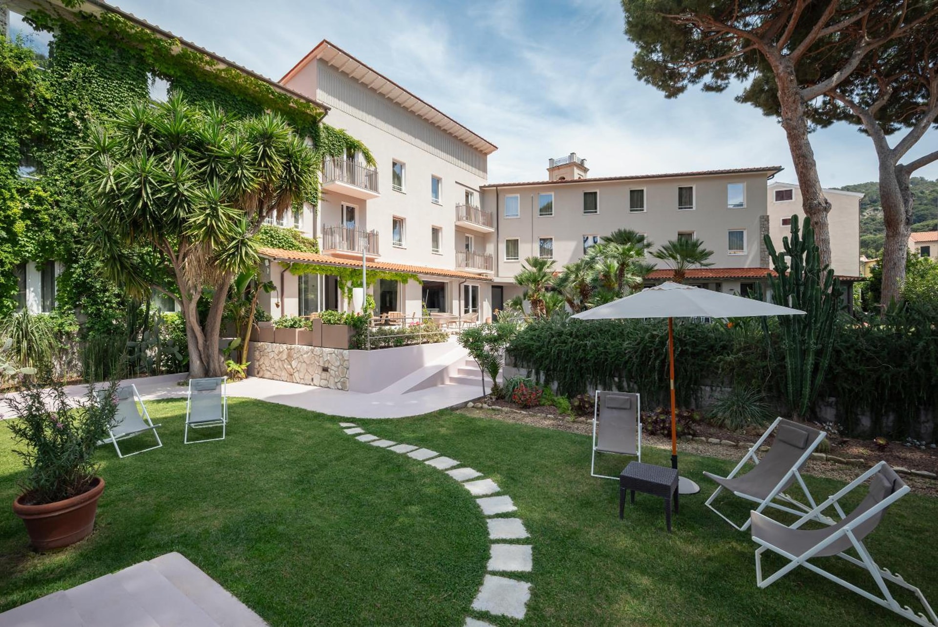 Marina Garden Hotel
