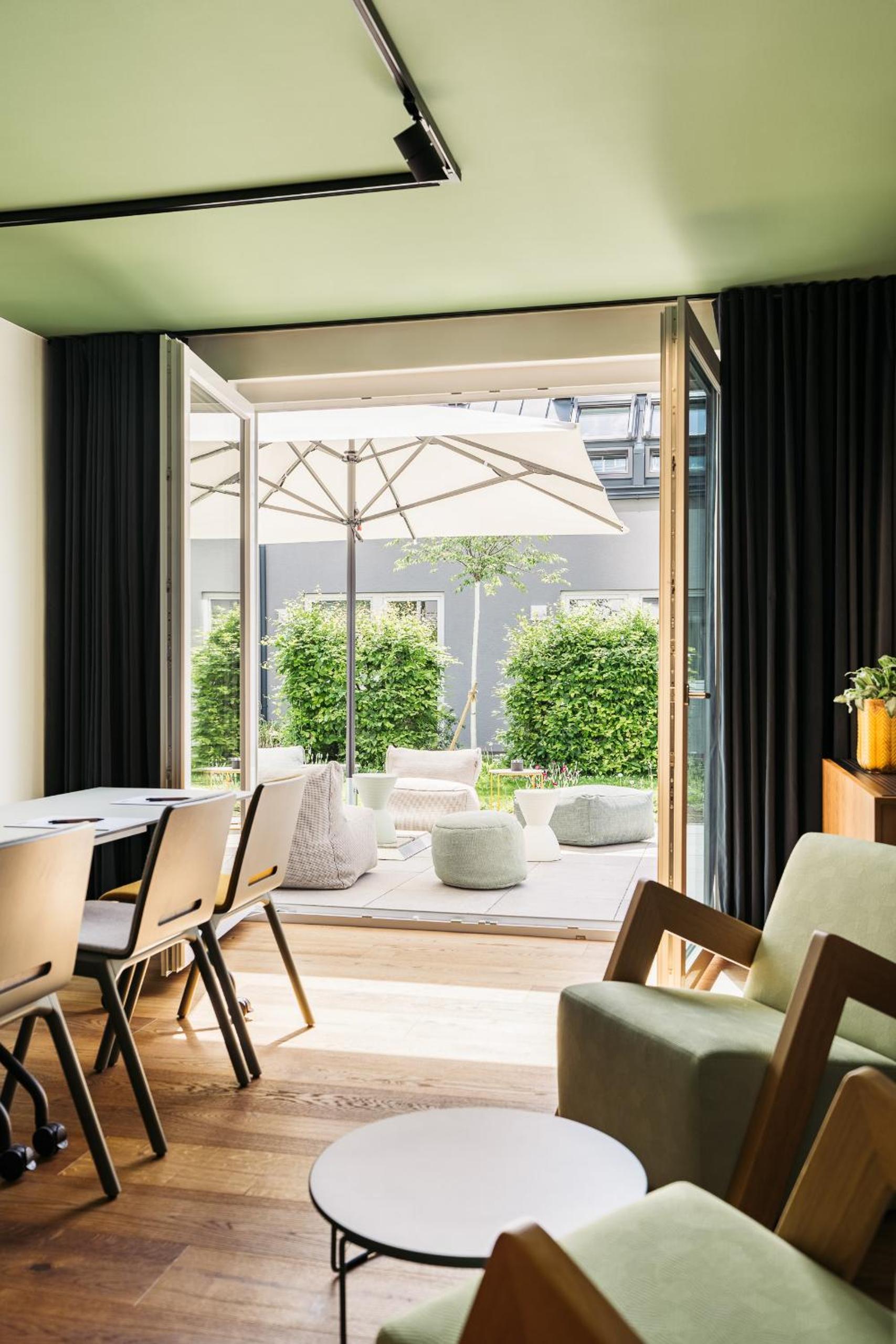 Hotel Schani UNO City