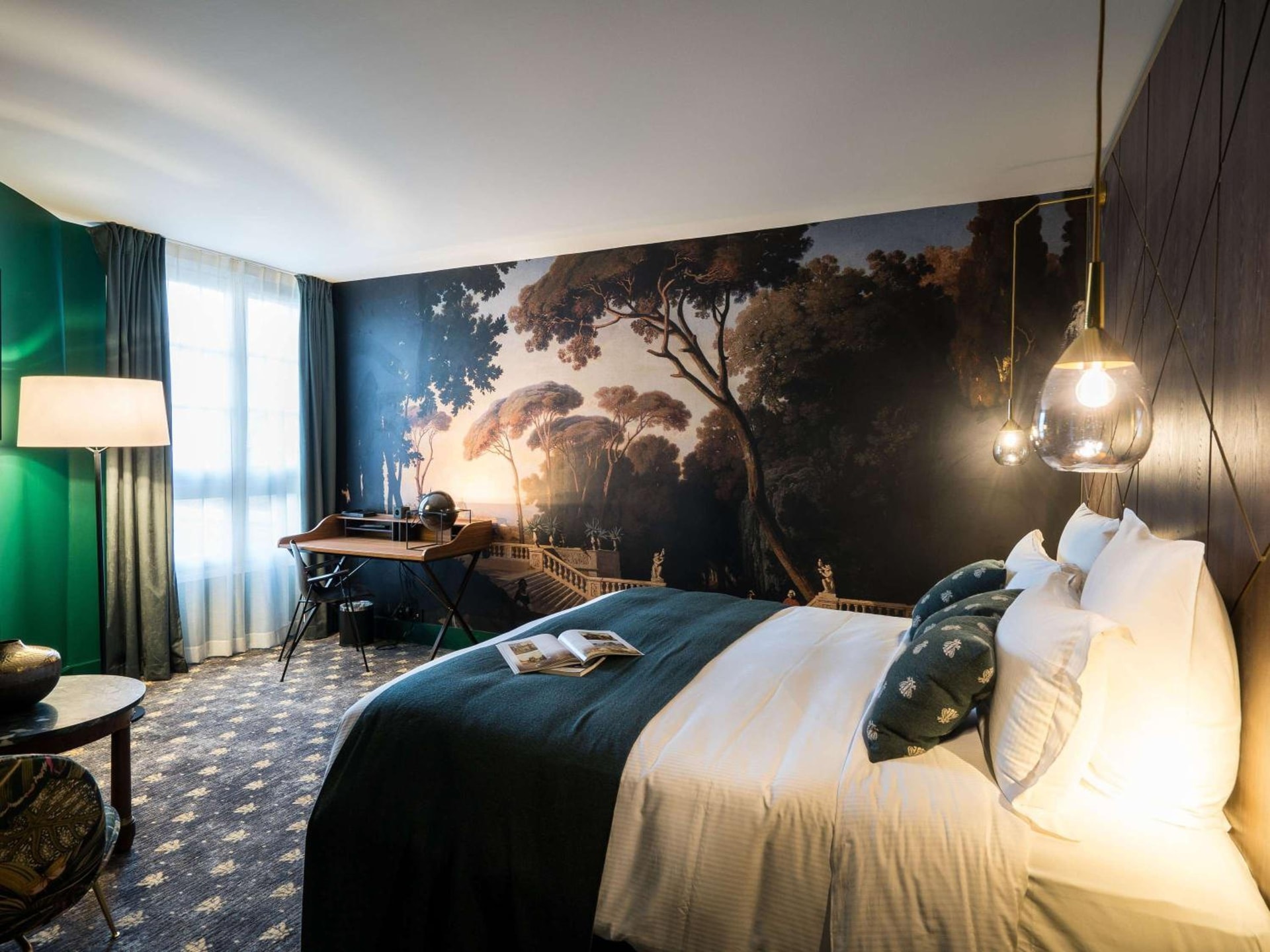 Aigle Noir Hotel Fontainebleau - MGallery Collection