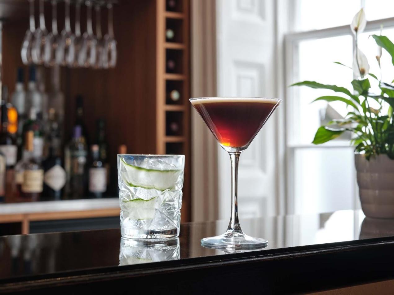 bar