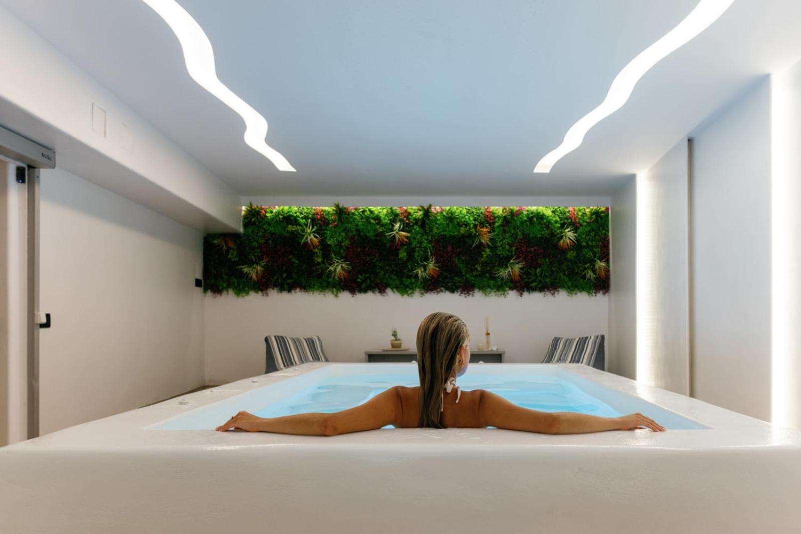 Liana Beach Hotel & Spa