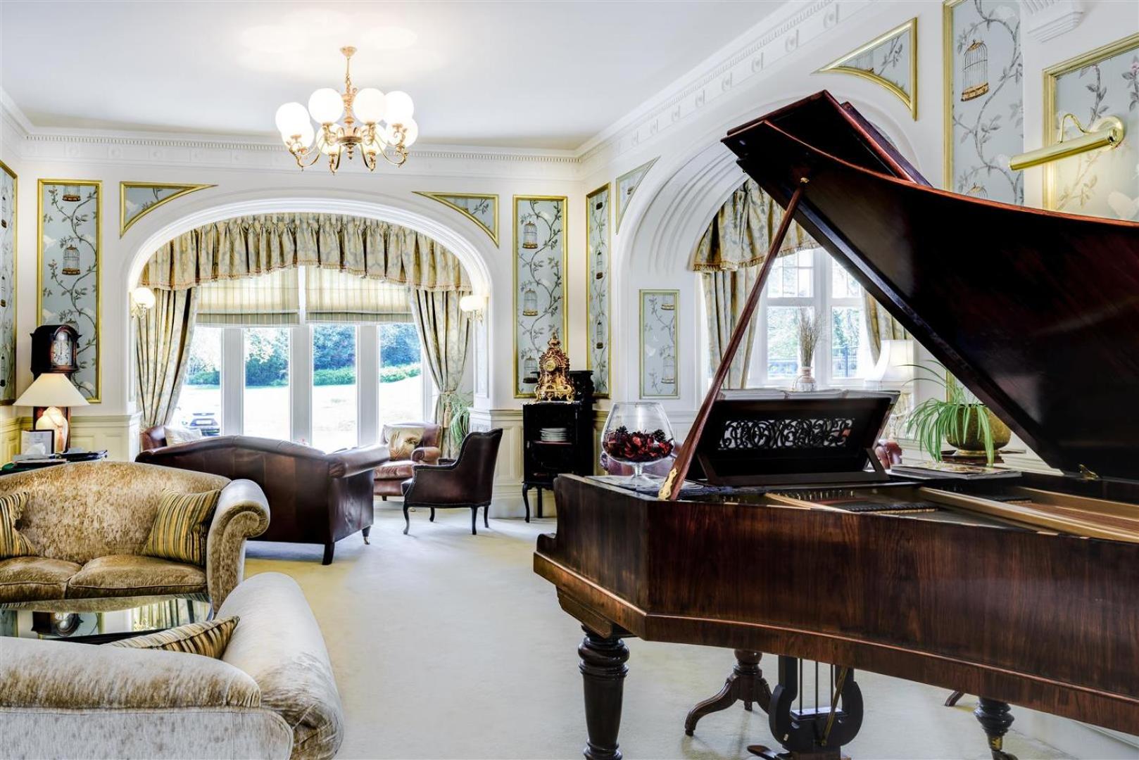 Mansion House Hotel