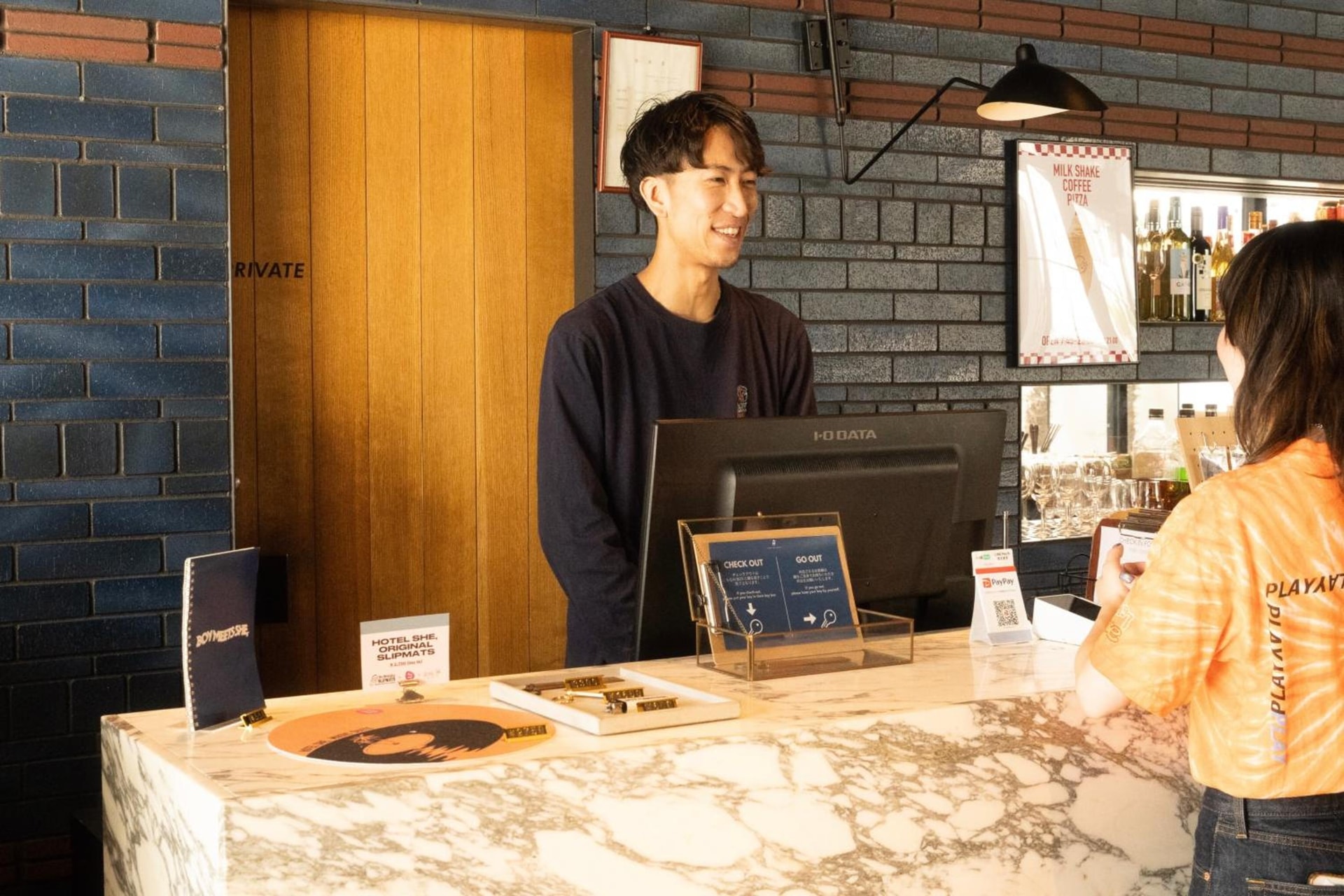 Hotel She, Osaka