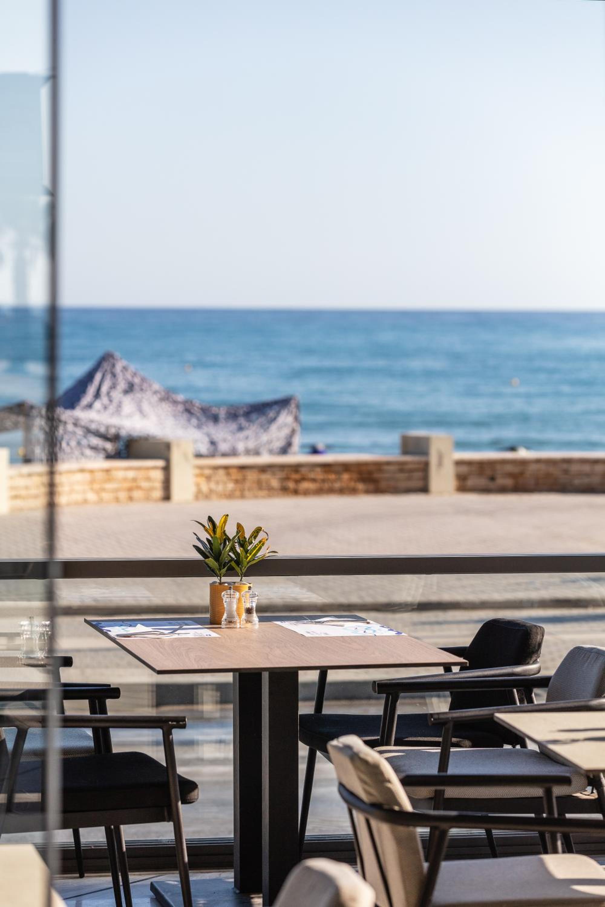 Steris Elegant Beach Hotel