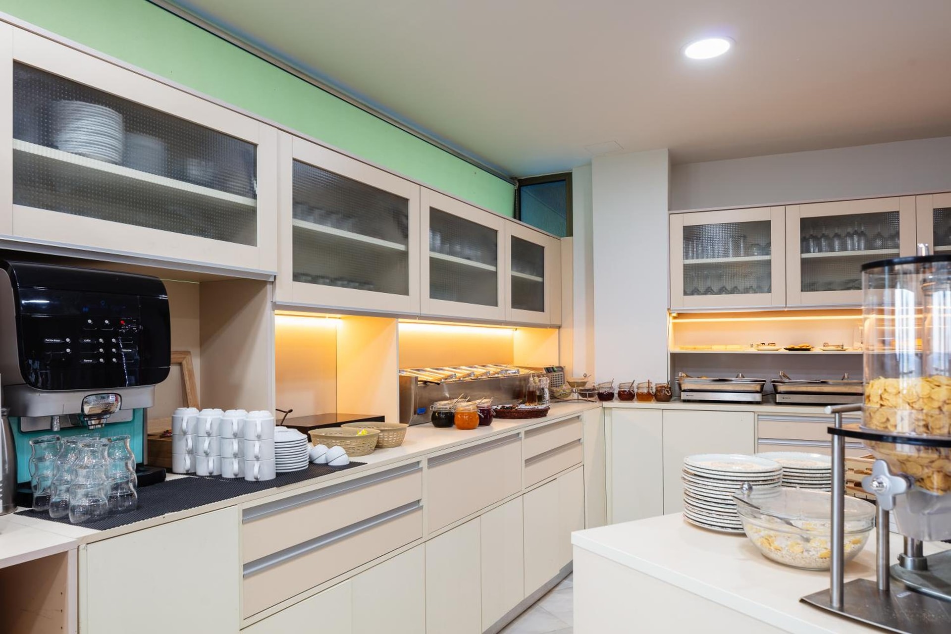 Steris Elegant Beach Hotel