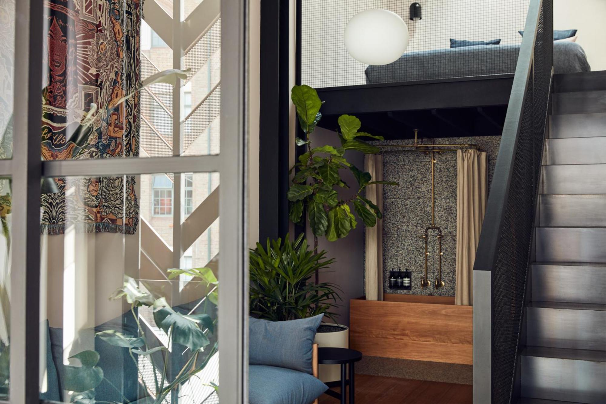 Paramount House Hotel