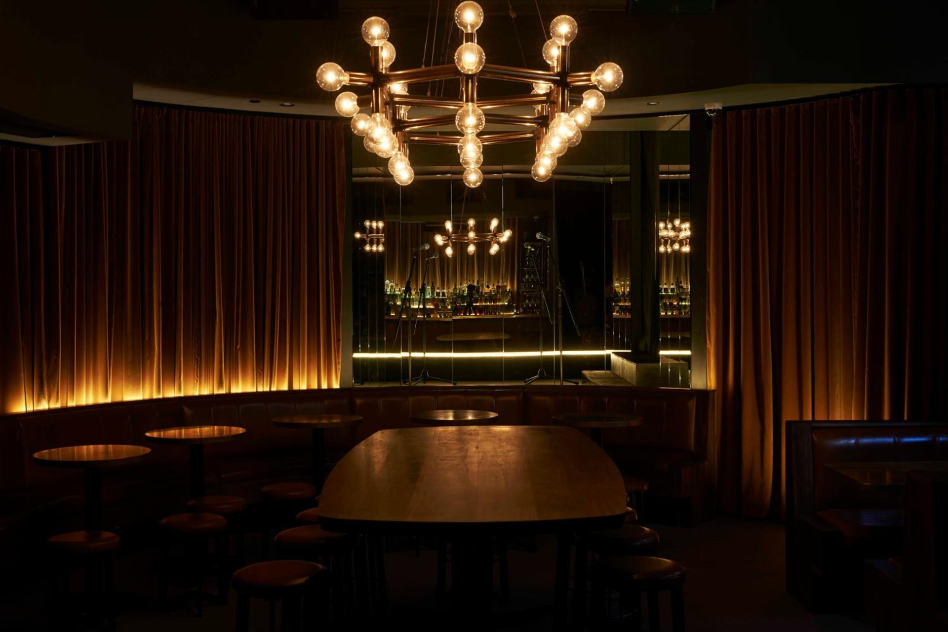 Paramount House Hotel