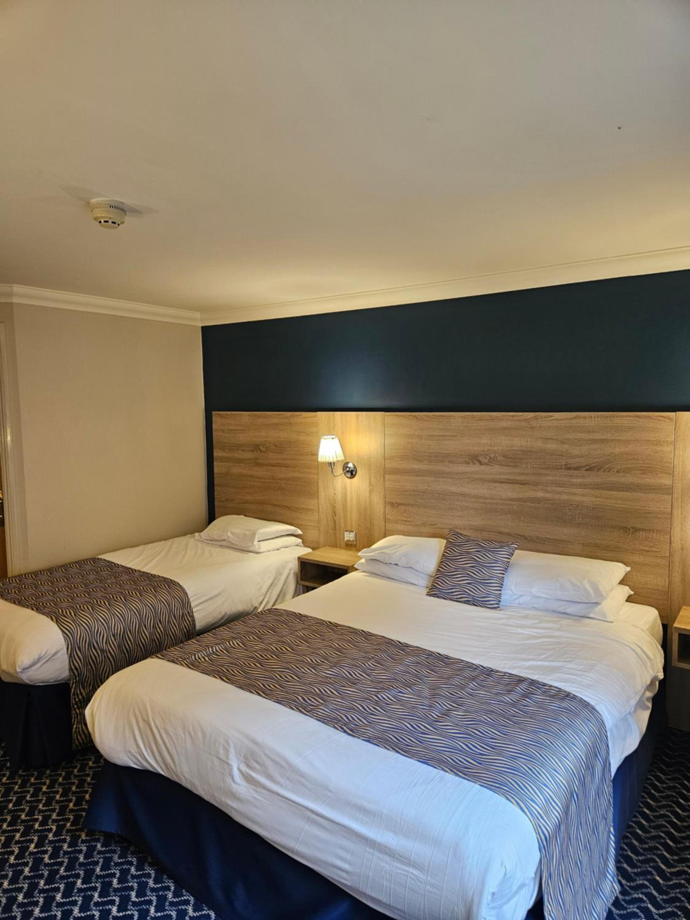 The Queens Hotel & Victoria Cloisters Apartments
