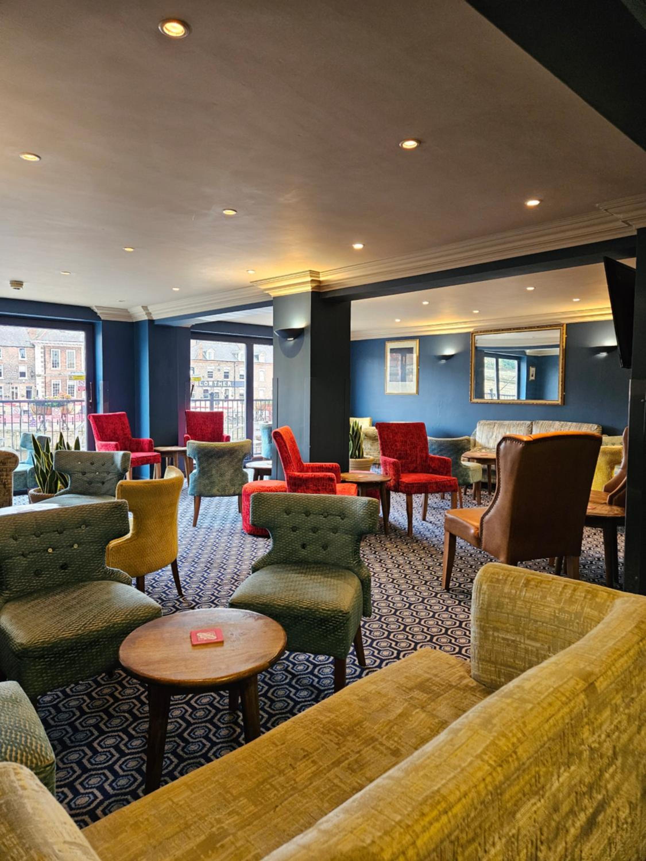 The Queens Hotel & Victoria Cloisters Apartments