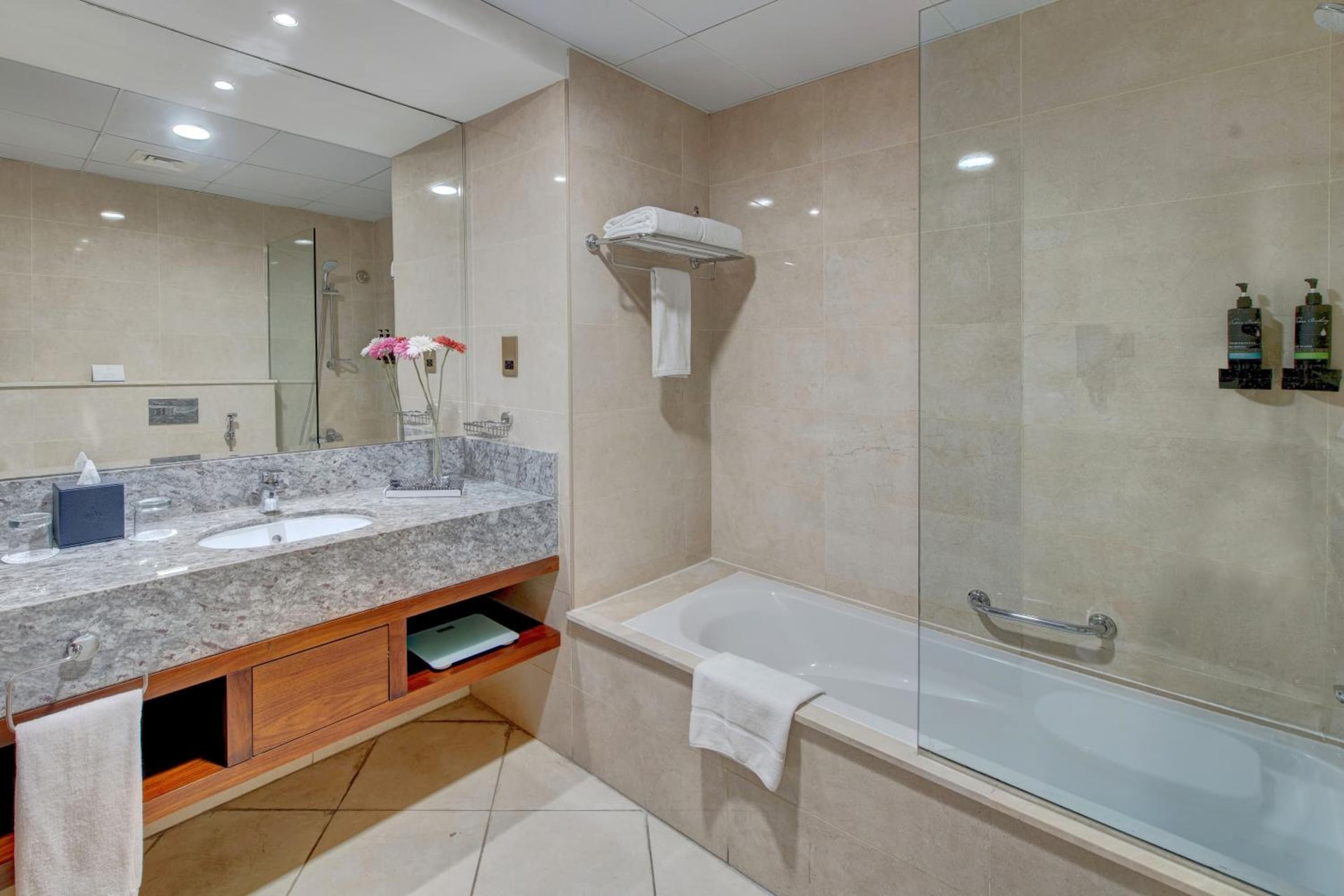 SUHA Creek Hotel Apartment, Waterfront Jaddaf, Dubai