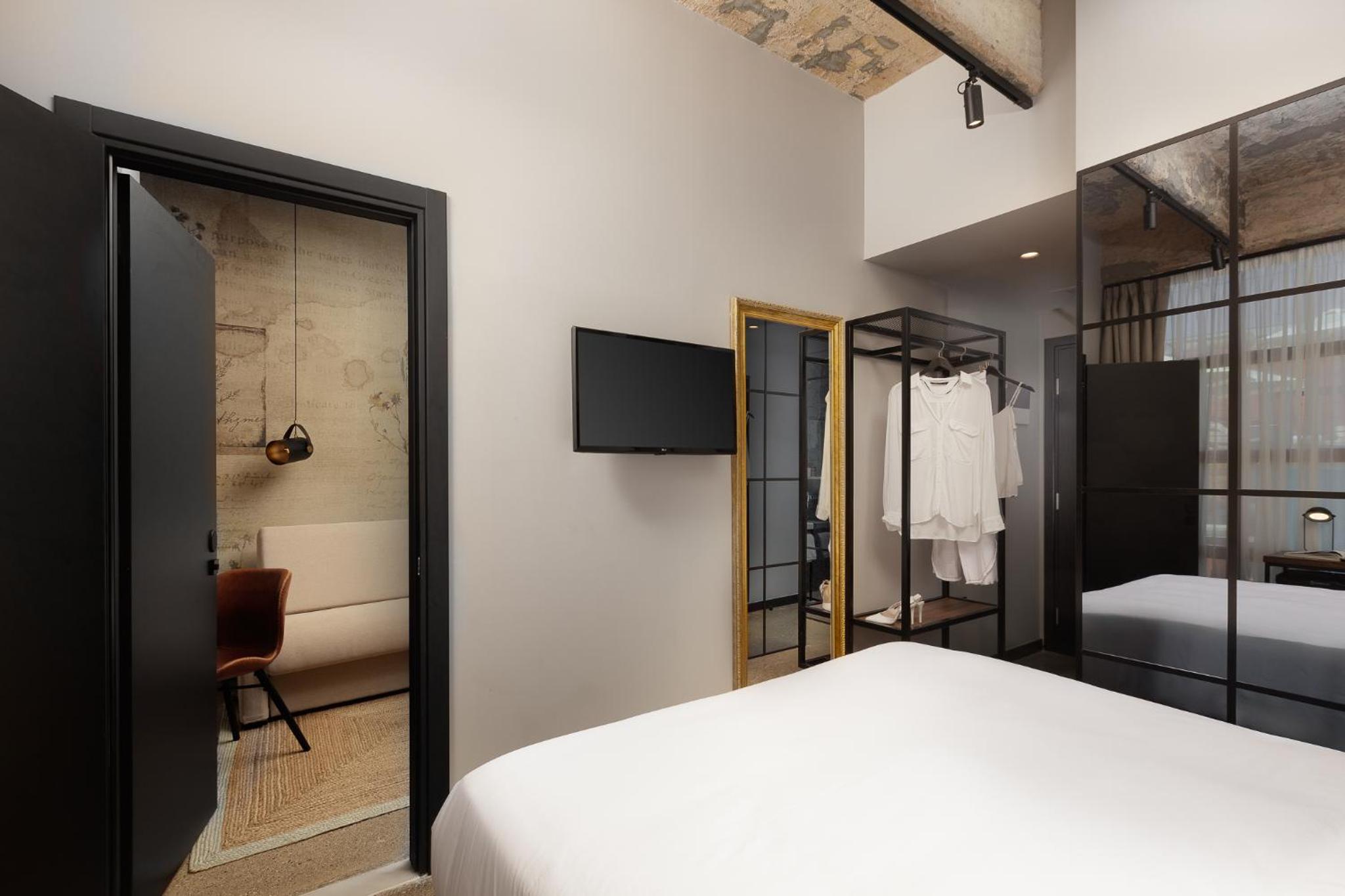 Anise Aluma Athens, Tapestry Collection by Hilton