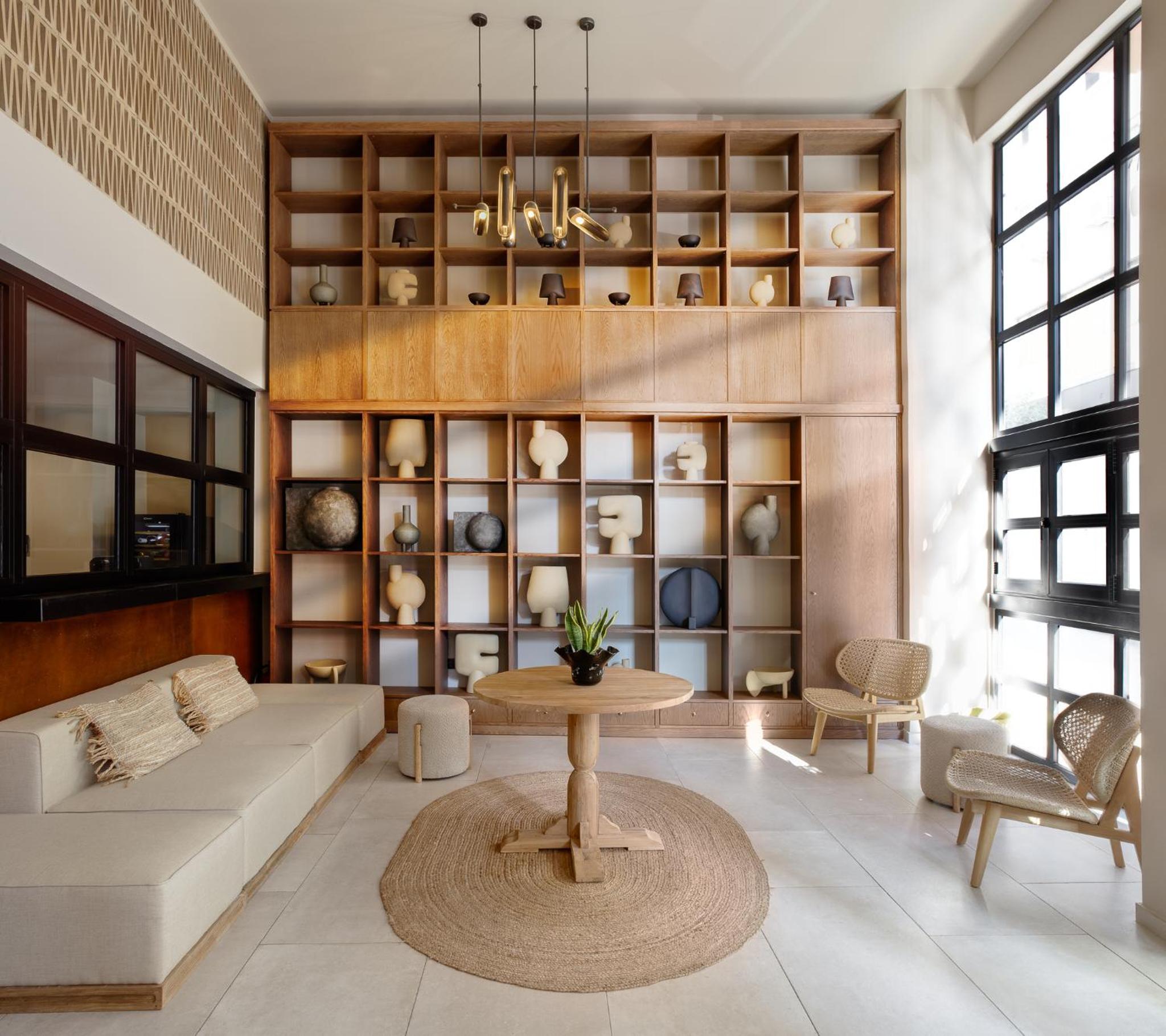 Anise Aluma Athens, Tapestry Collection by Hilton