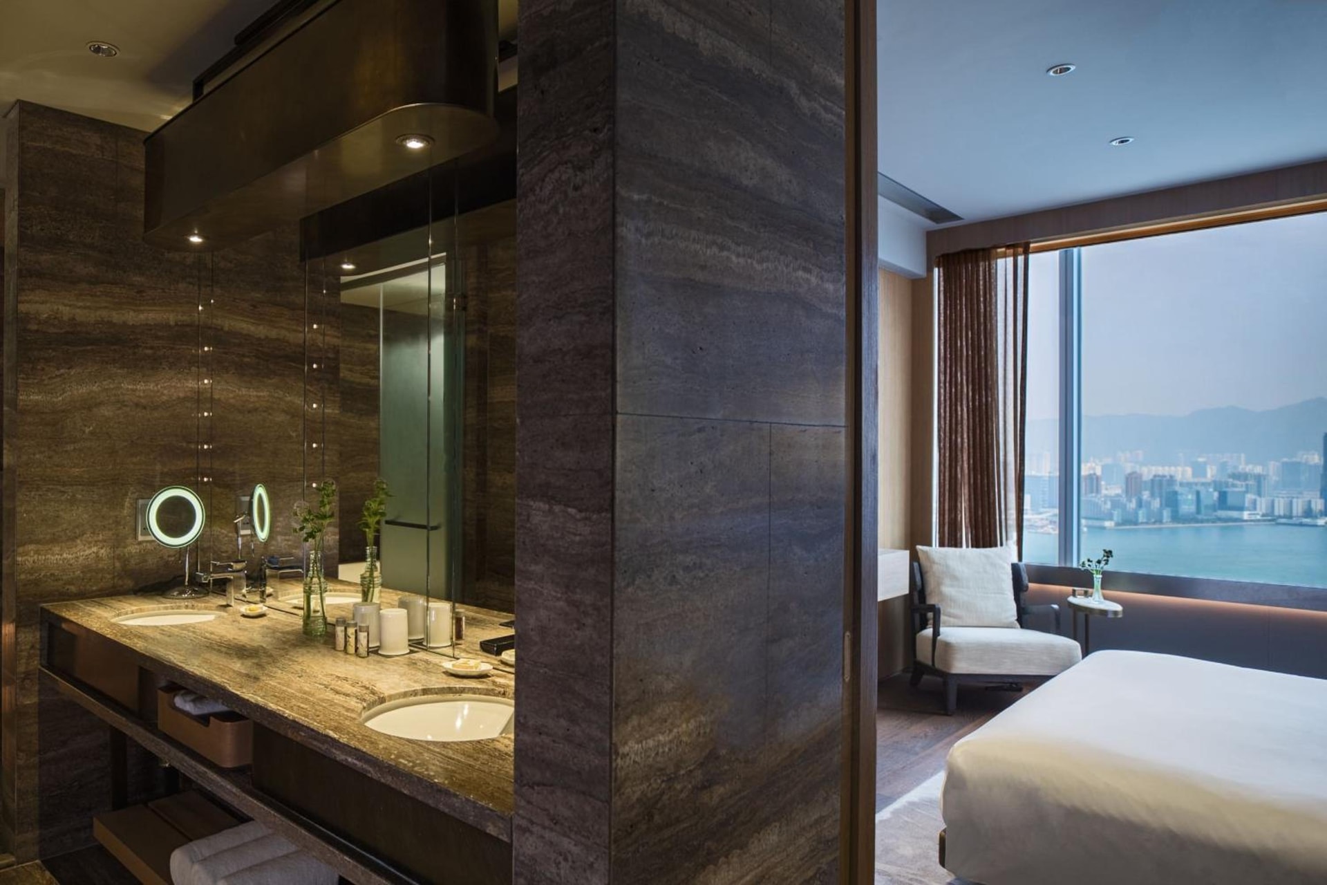 Renaissance Hong Kong Harbour View Hotel