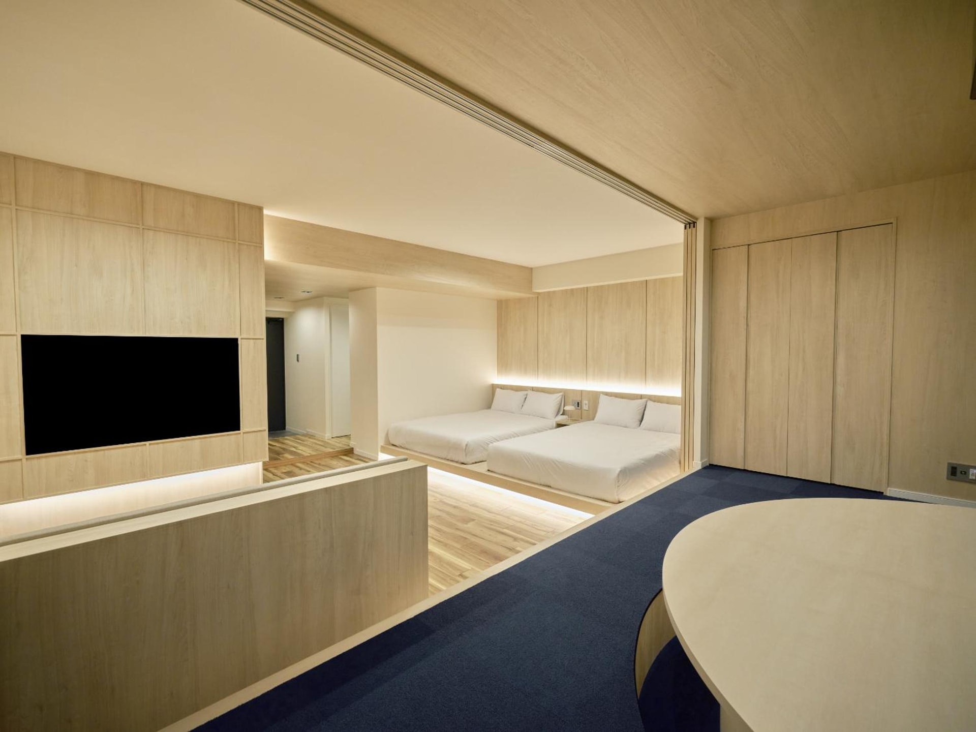 UH Suite Namba Station
