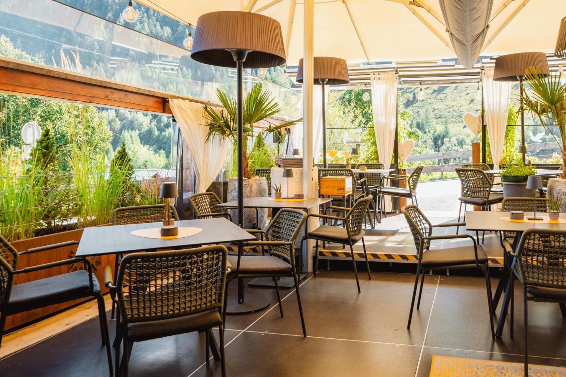 Schindler "Bed & Food Experience"