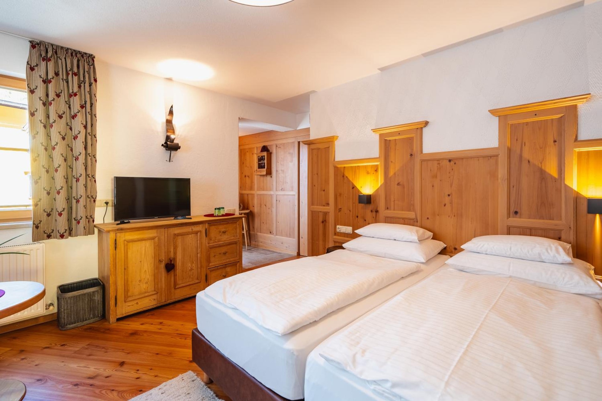 Schindler "Bed & Food Experience"
