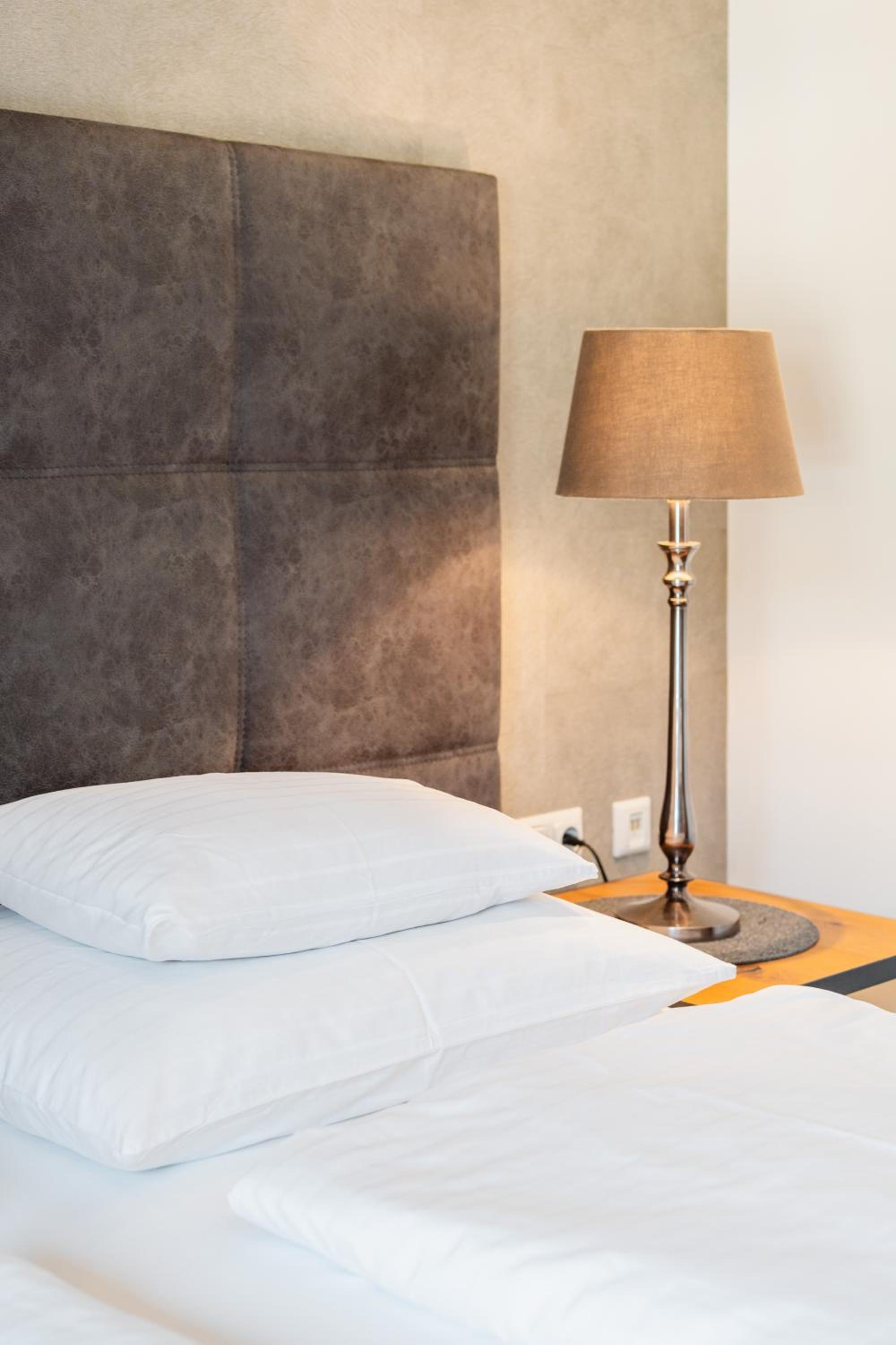 Schindler "Bed & Food Experience"