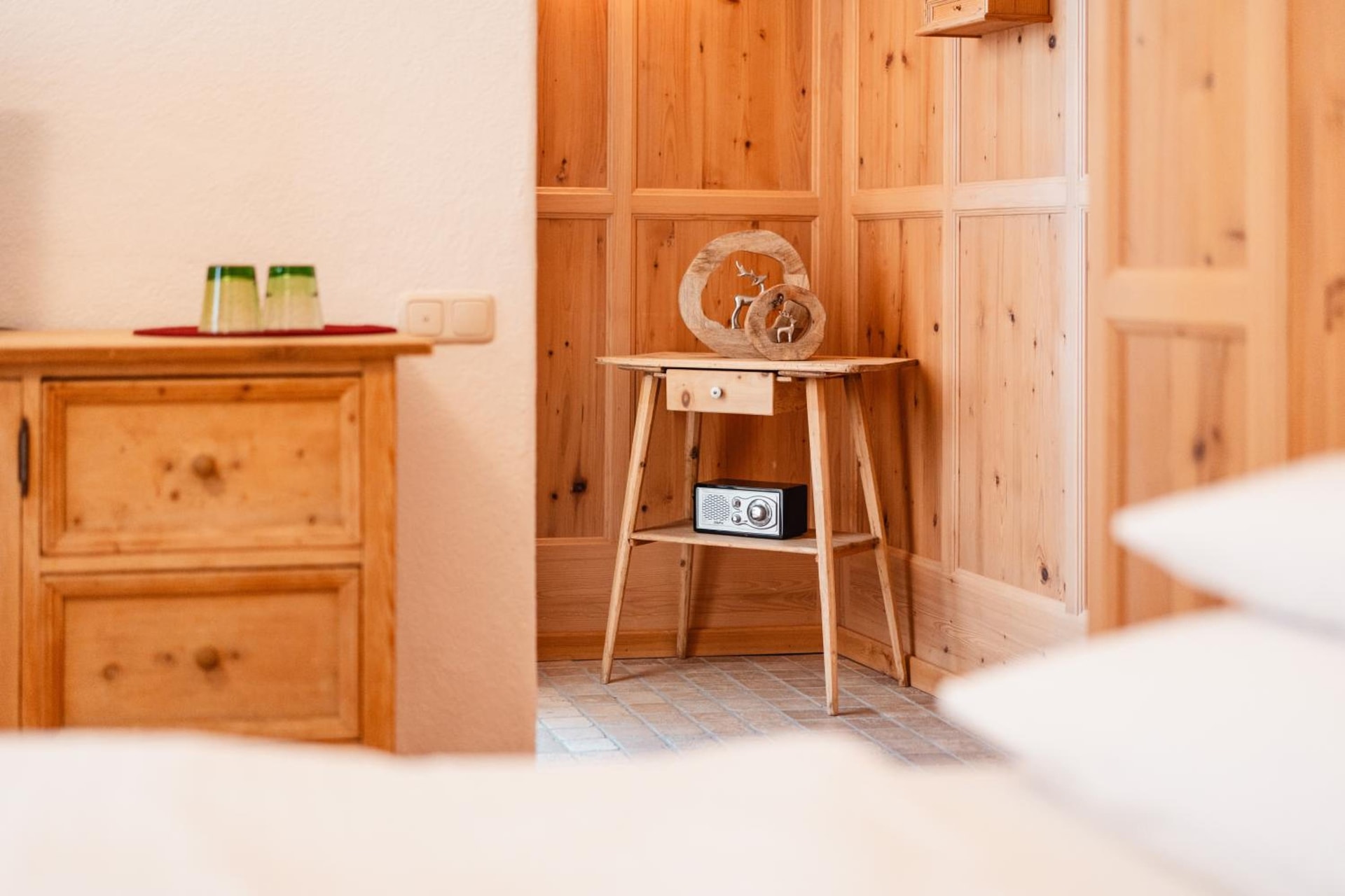 Schindler "Bed & Food Experience"