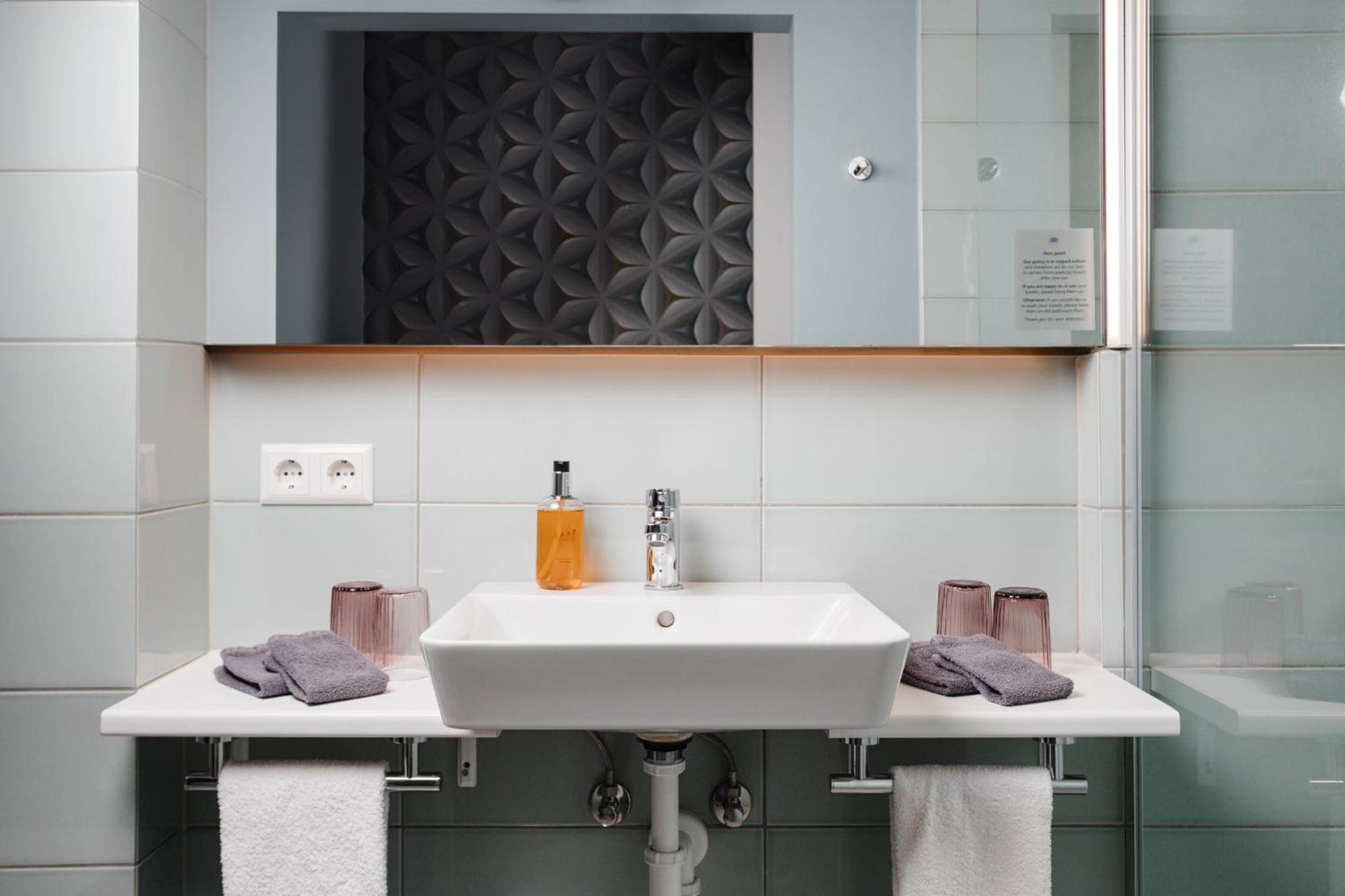 ODDSSON Midtown Hotel