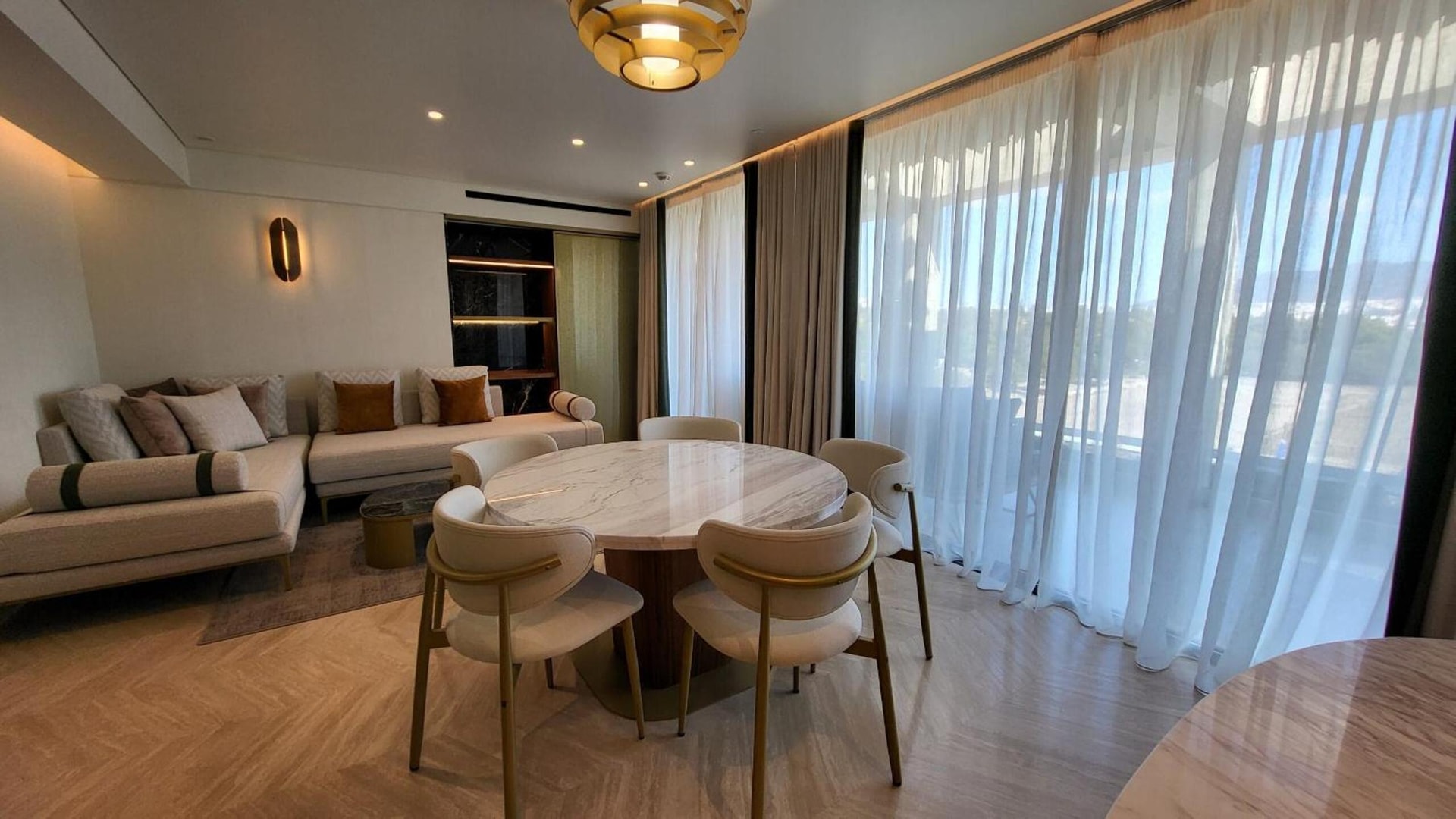 Anthology of Athens, The Leading Hotels of the World