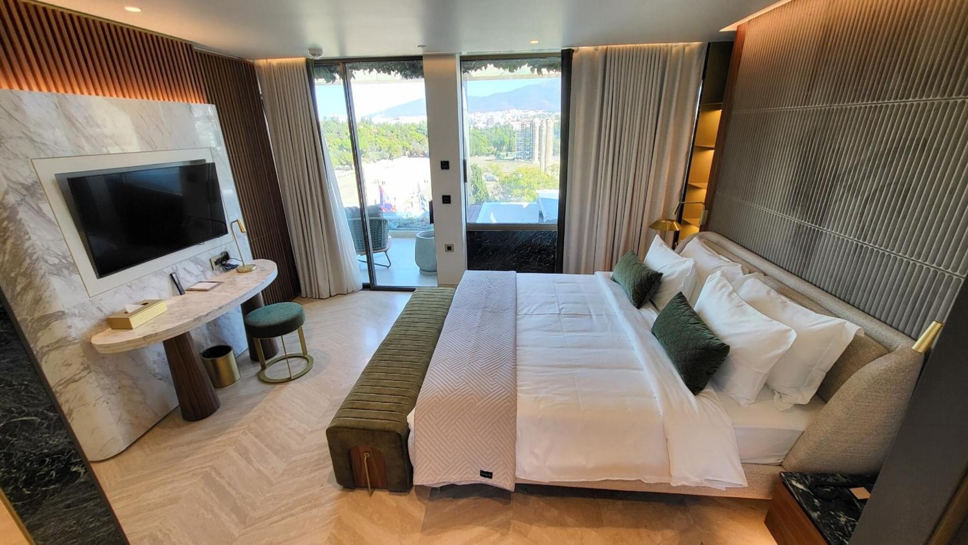 Anthology of Athens, The Leading Hotels of the World