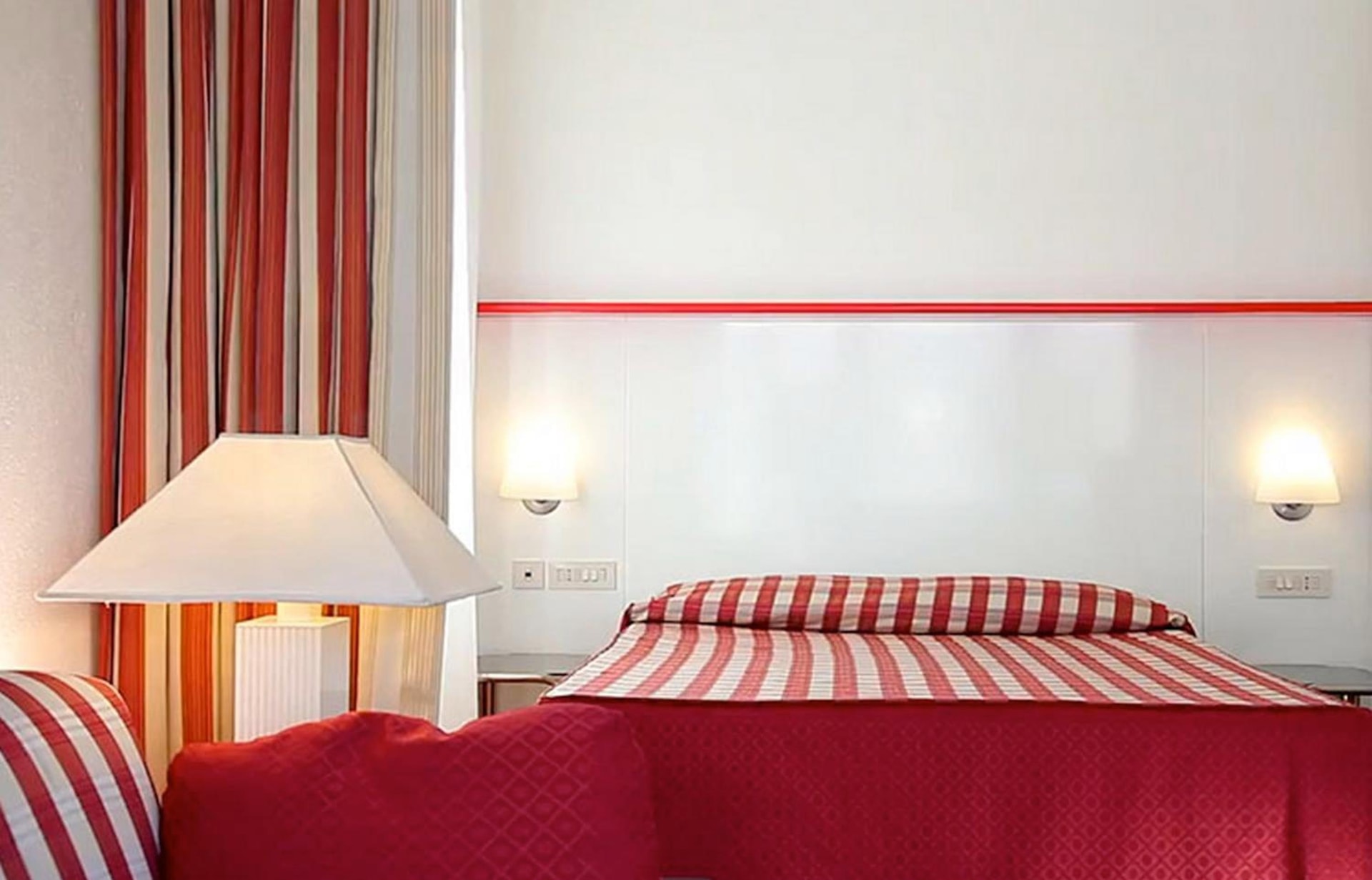 Pràti Home
