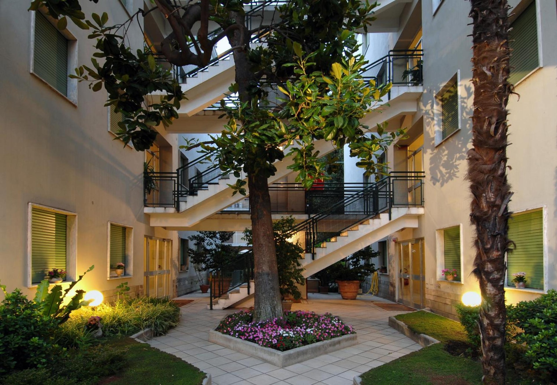 Pràti Home