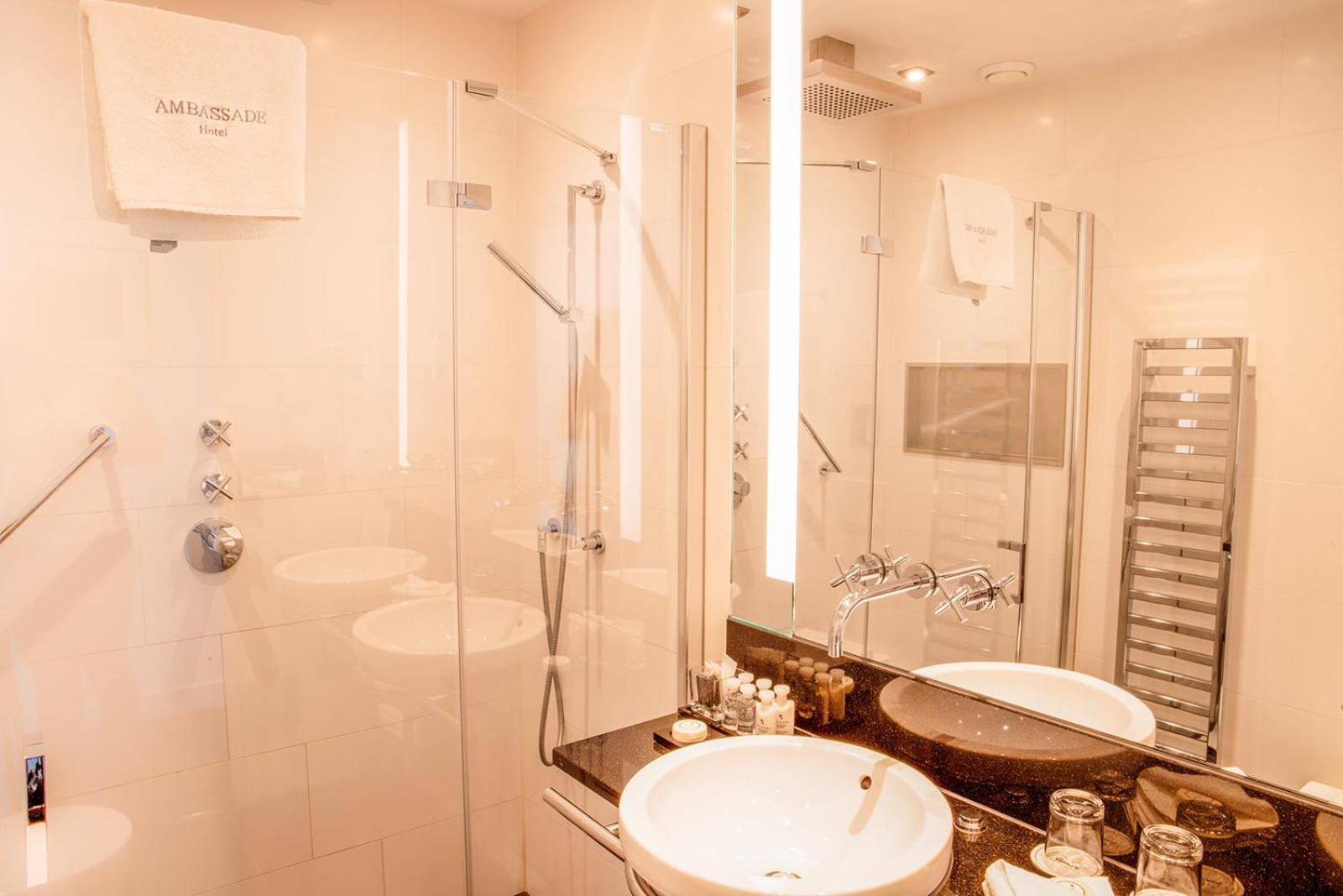 Ambassade Hotel