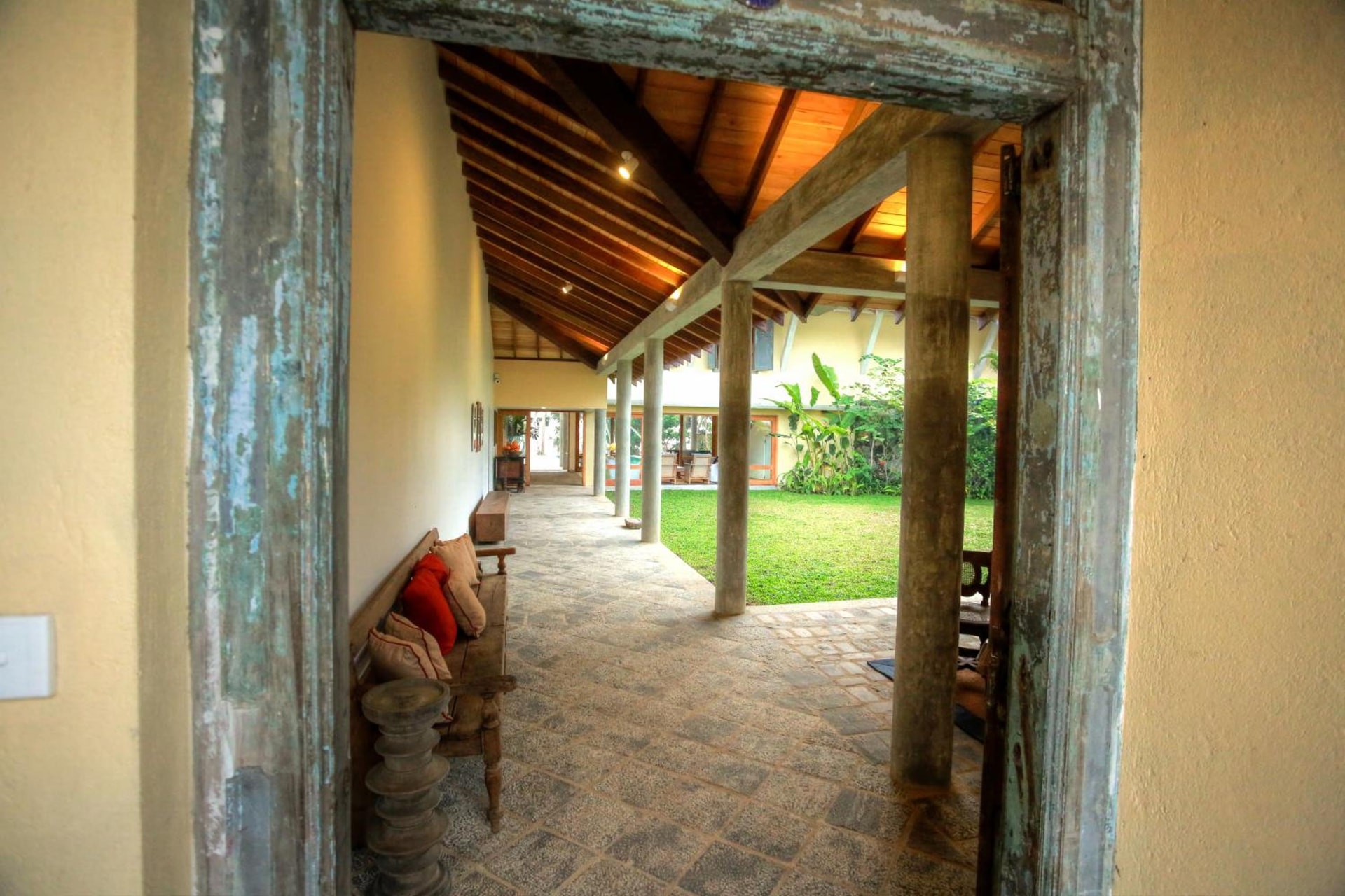 Villa Saffron Hikkaduwa