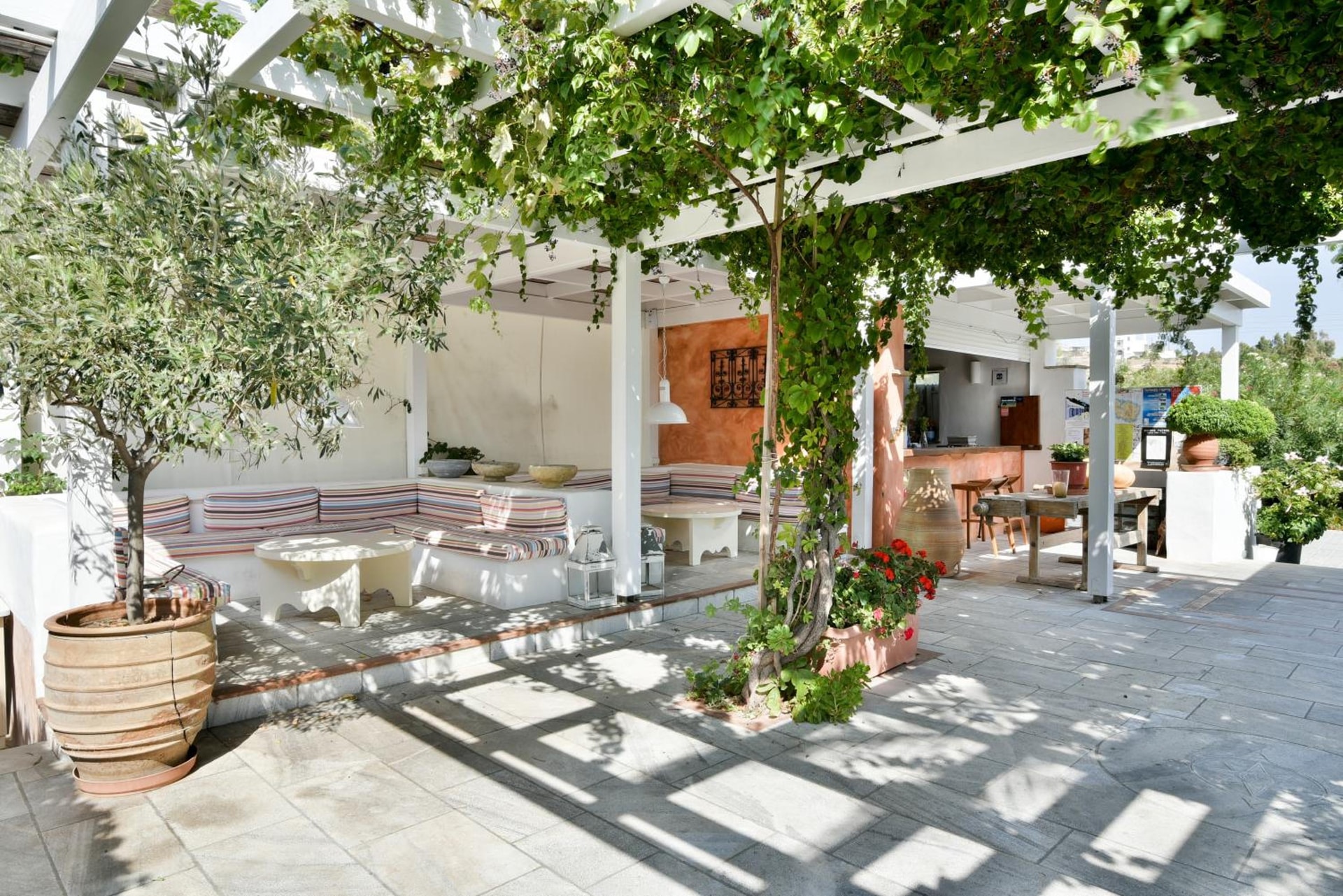 Golden Beach Studios & Suites