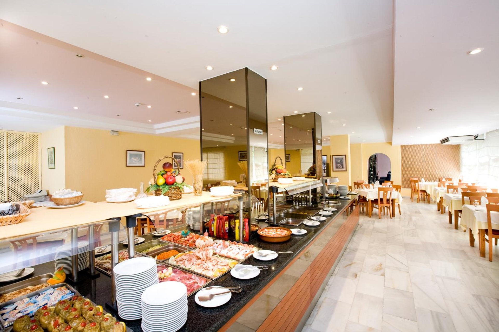 Hotel Monarque El Rodeo