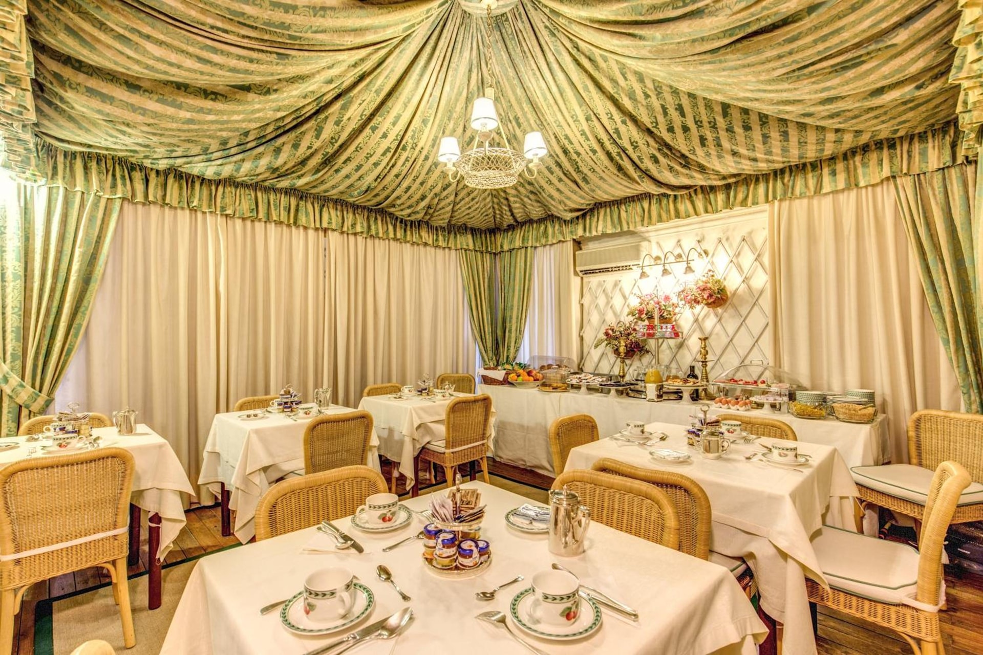 dining