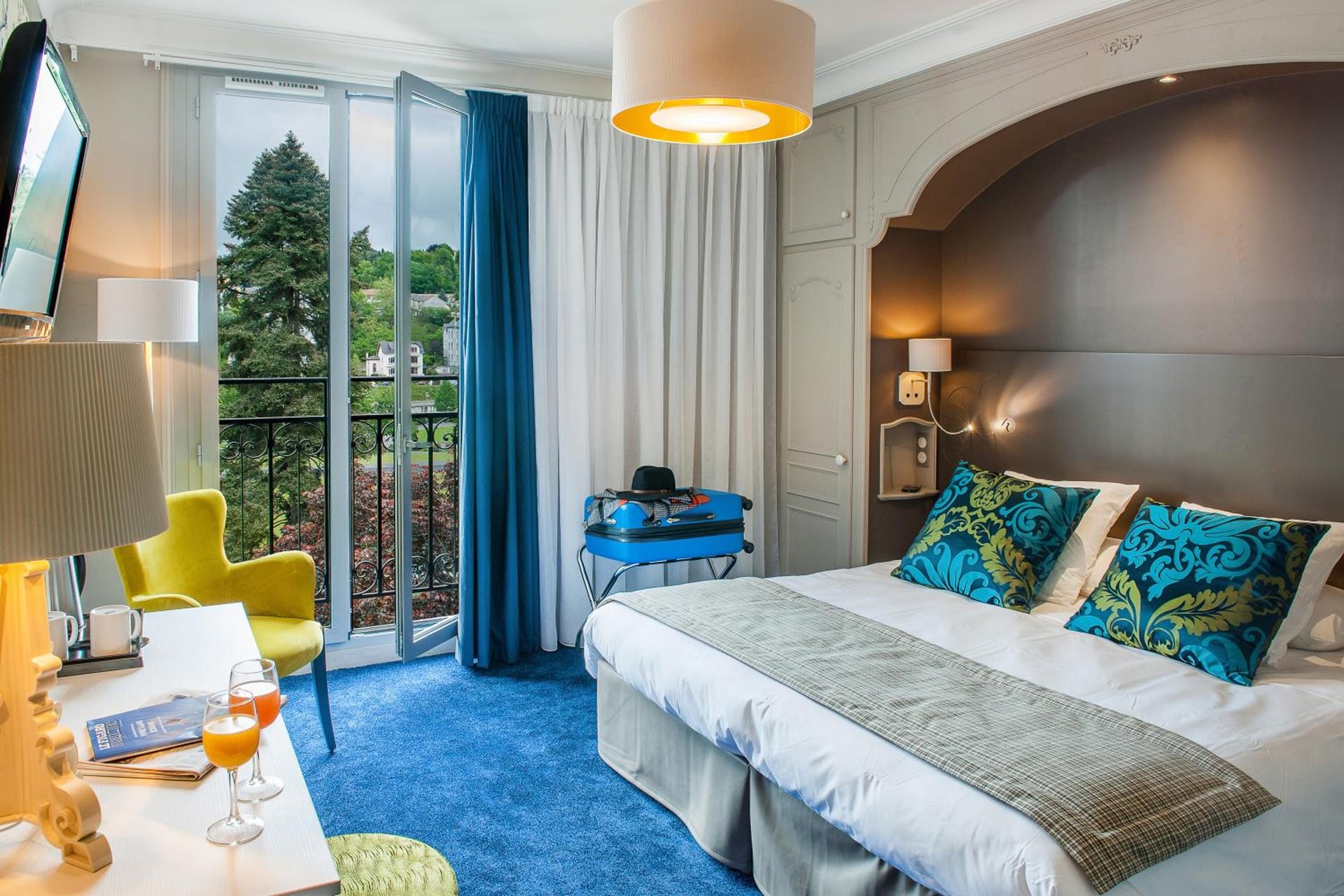 hotel room