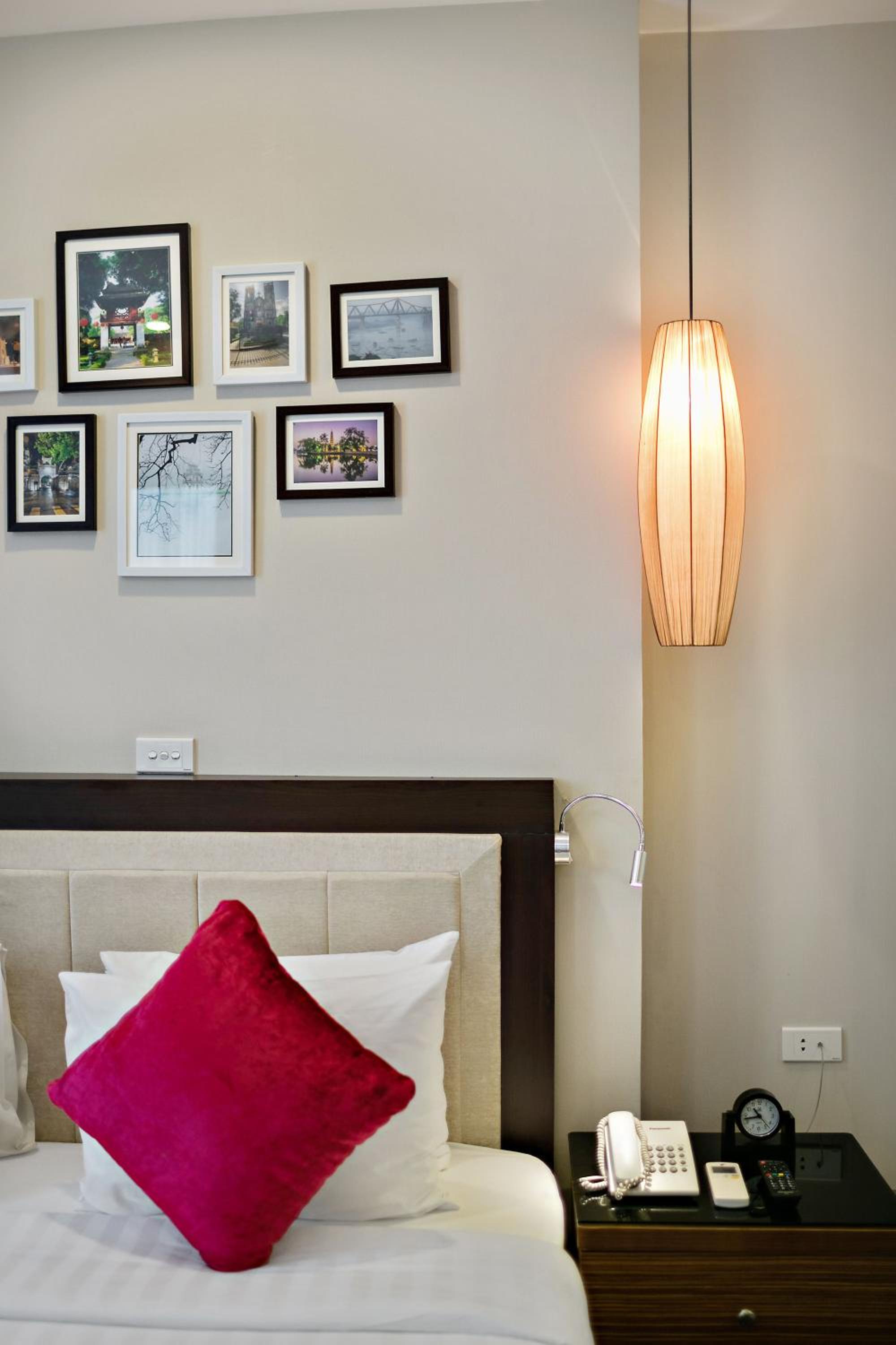 Golden Moon Suite Hotel & Travel
